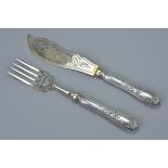 19th century Chinese Style Fish Serving Set, the blades engraved with Chinese Mythical Animals, with