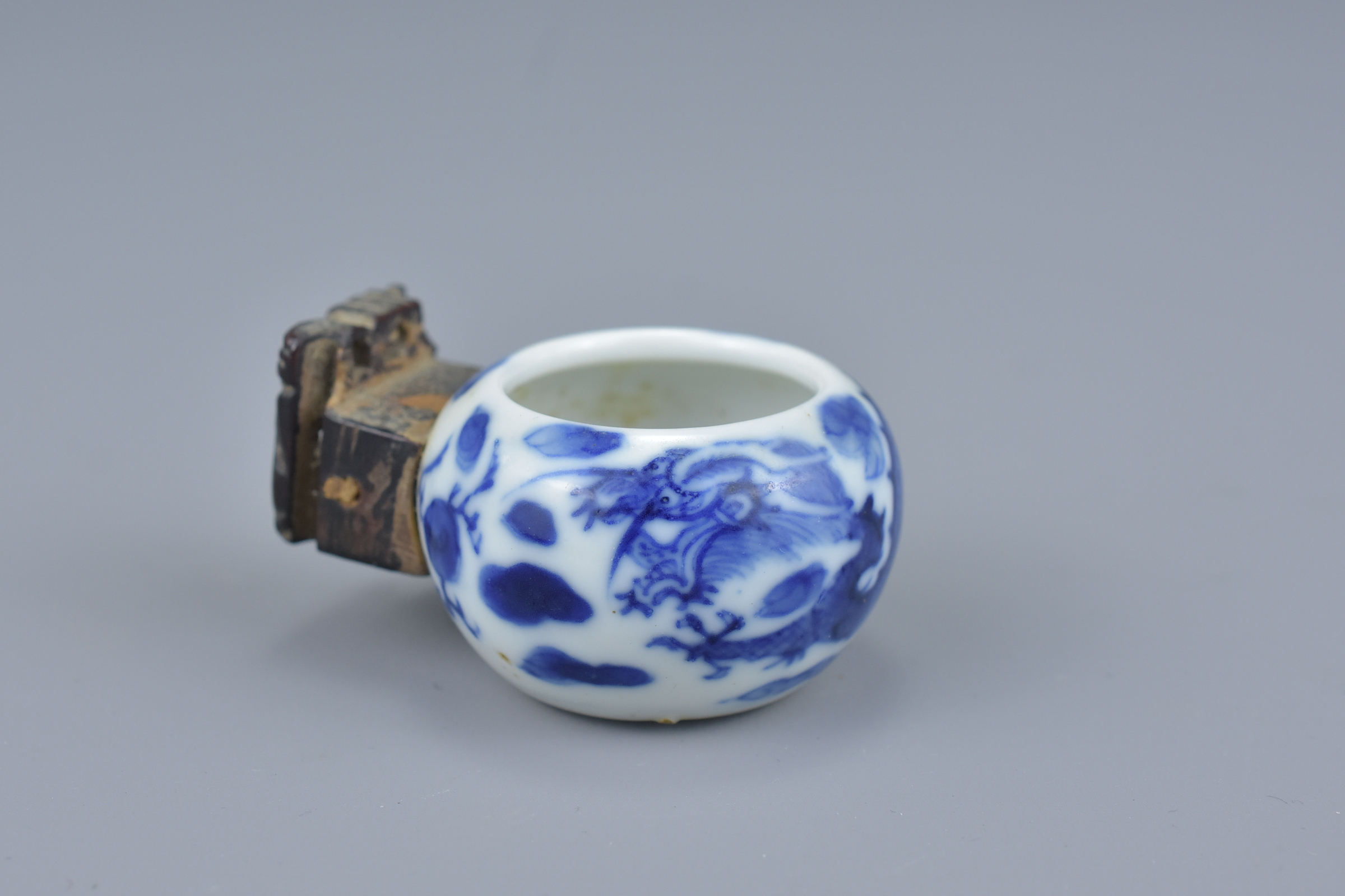 Two Chinese 19th Century blue and white porcelain bird feeders - Image 2 of 8