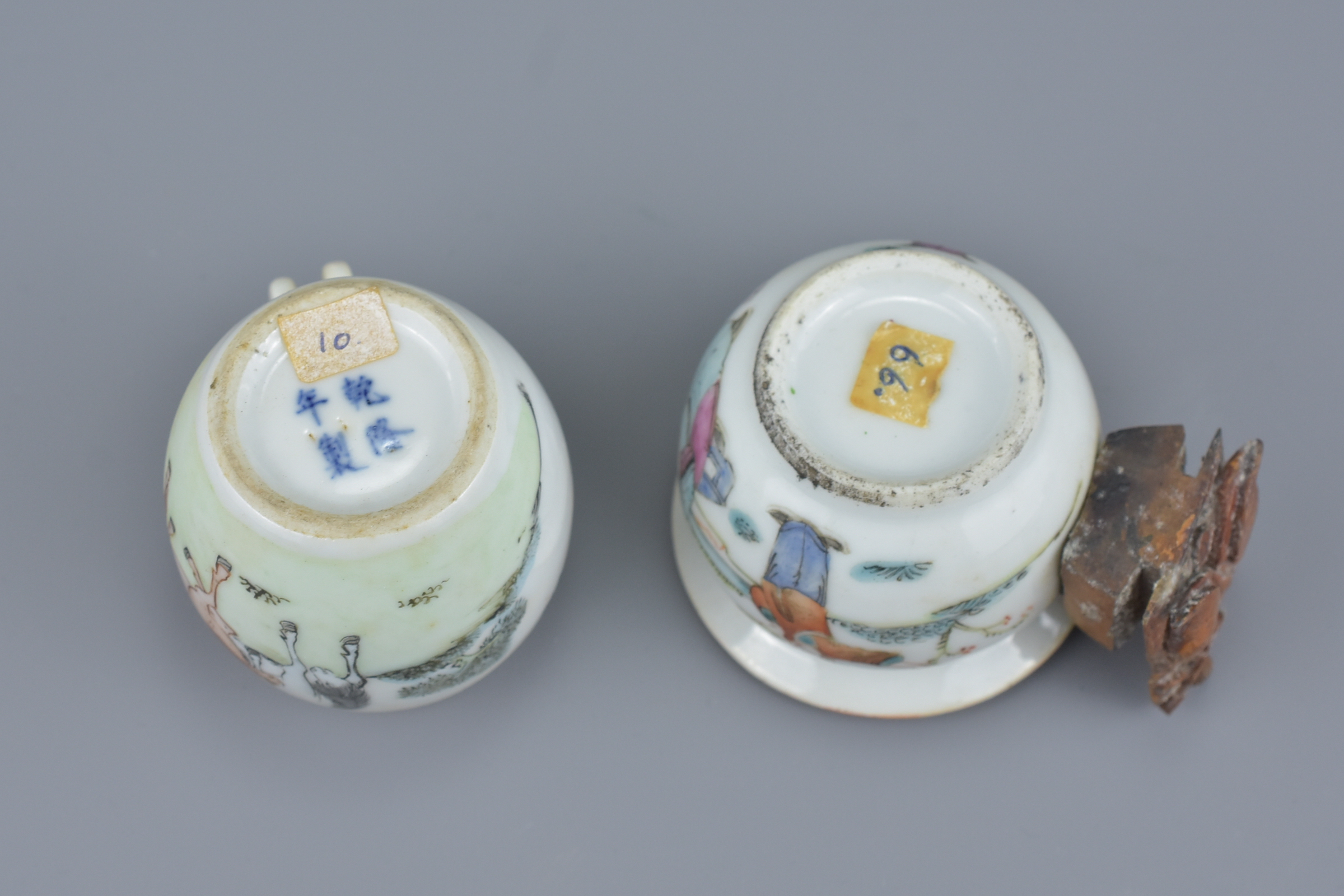 A group of five Chinese 19/20th Century porcelain bird feeders - Image 3 of 7