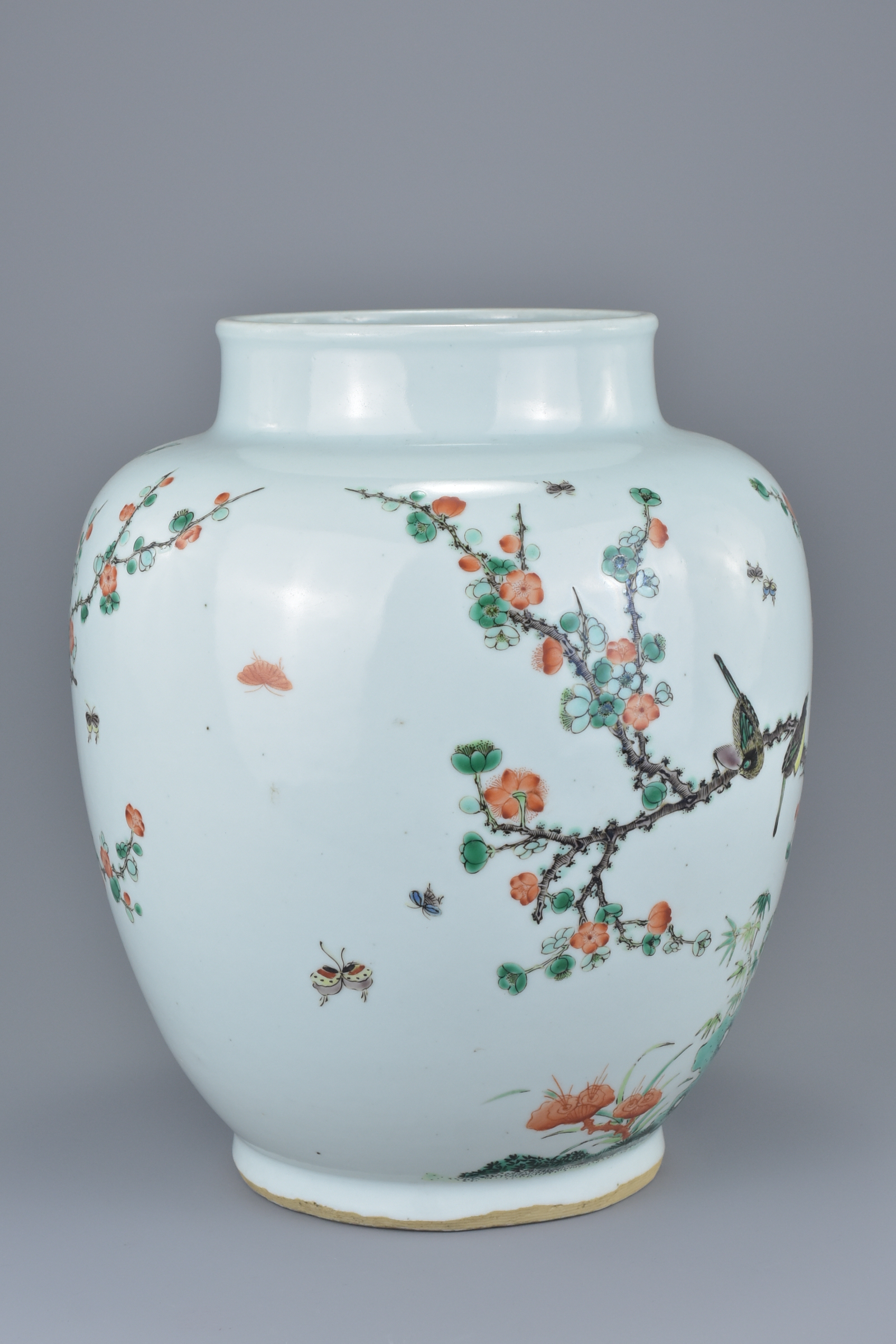 A Chinese 18th century Famille Verte Porcelain Jar with flat base decorated with birds in tree. 30cm - Image 4 of 7