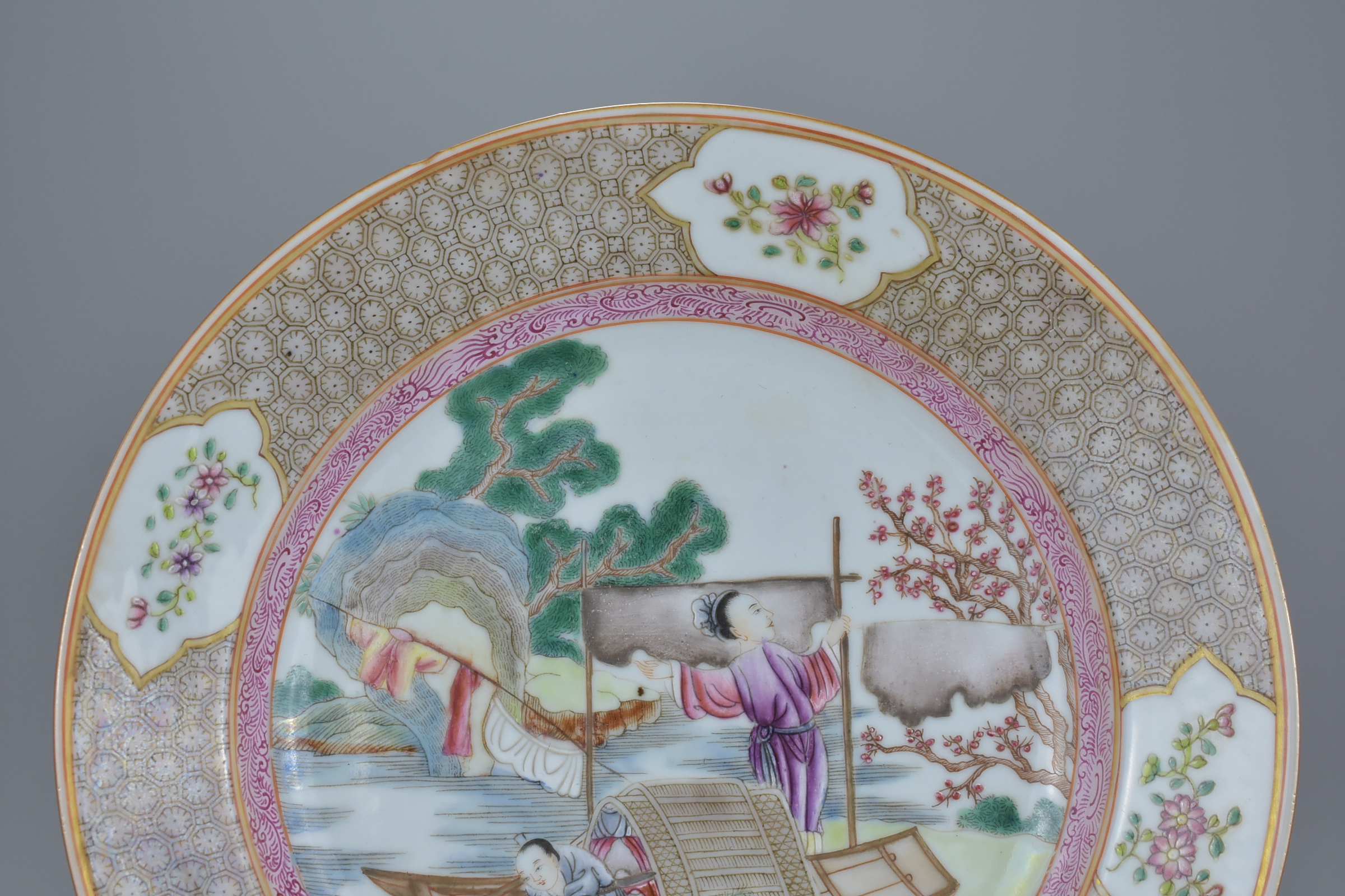 An 18th century Chinese Qianlong period Famille rose porcelain dish decorated with figures in a boat - Image 2 of 5