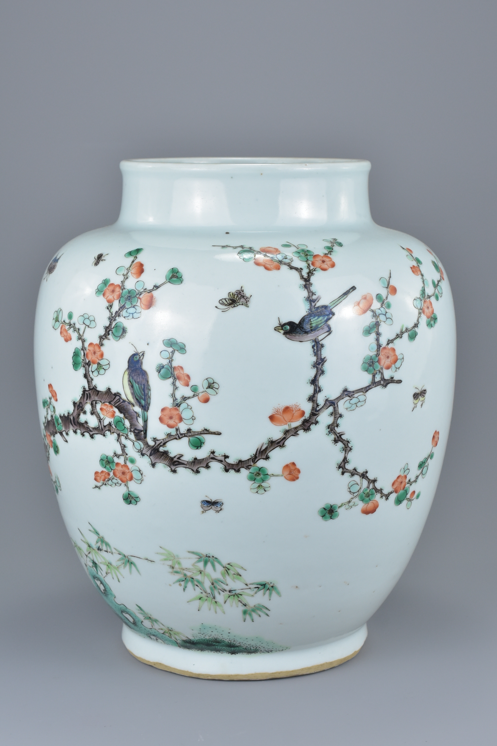 A Chinese 18th century Famille Verte Porcelain Jar with flat base decorated with birds in tree. 30cm - Image 3 of 7