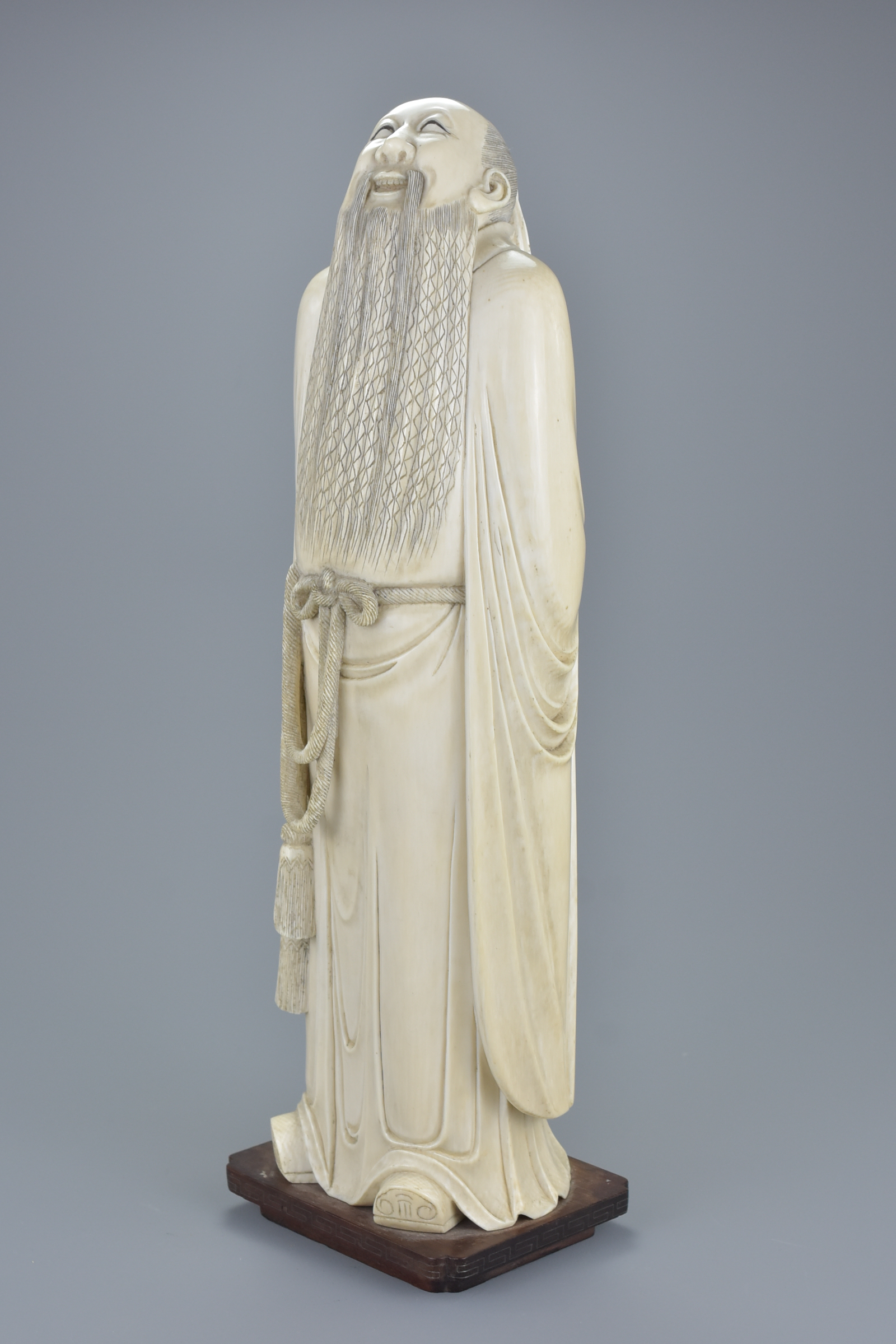 A superb quality Chinese 19th century carved ivory figure of poet Li Bai gazing at the moon with his - Image 3 of 7