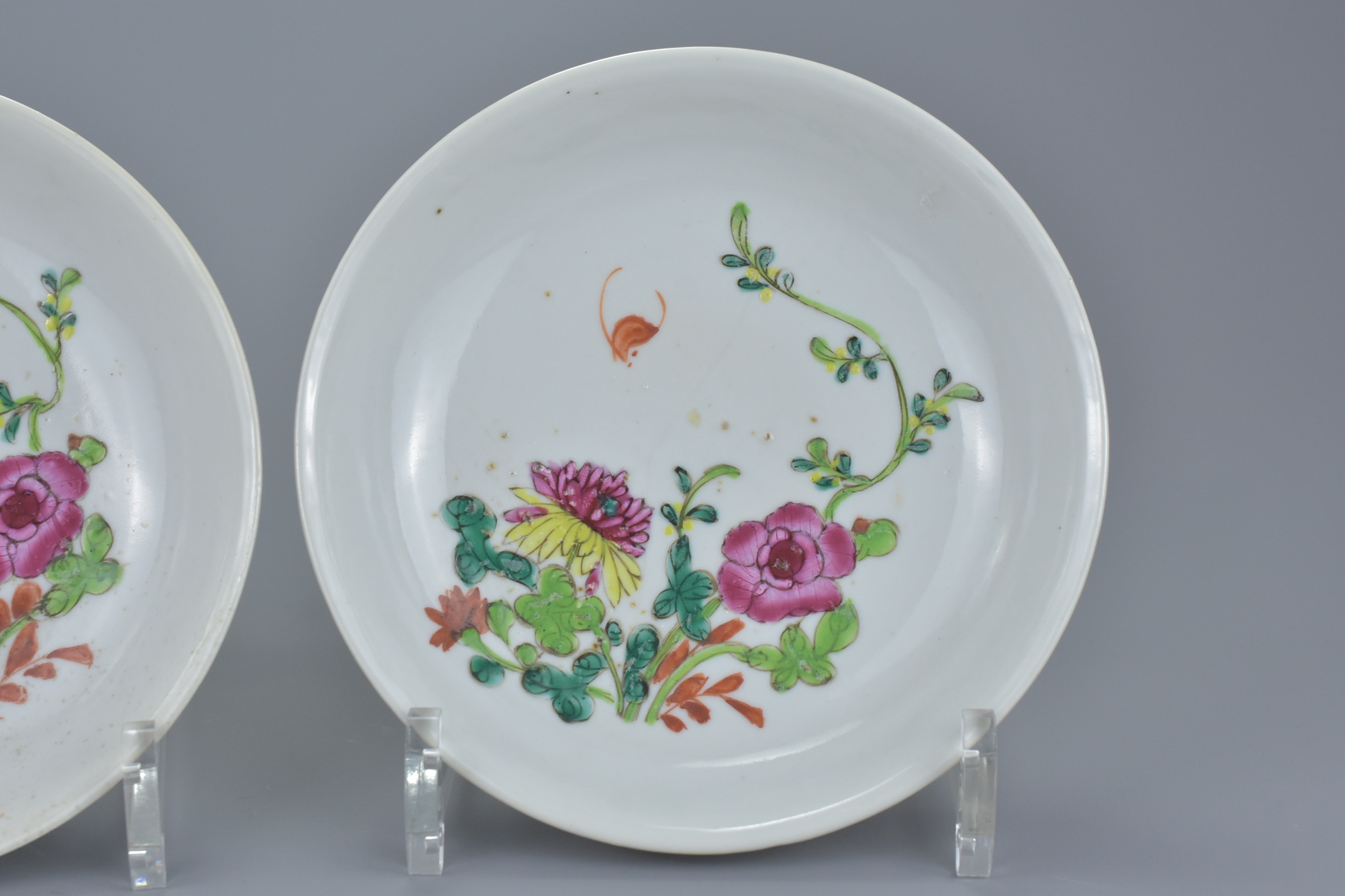 A pair of Chinese 18/19th Famille rose porcelain dishes with floral decoration. 15.5cm diam. (2) - Image 2 of 5