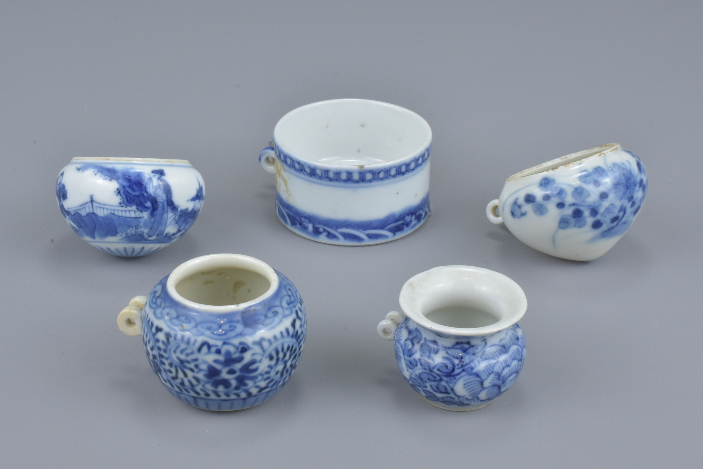A group of five Chinese 19th Century blue and white porcelain bird feeders - Image 2 of 4