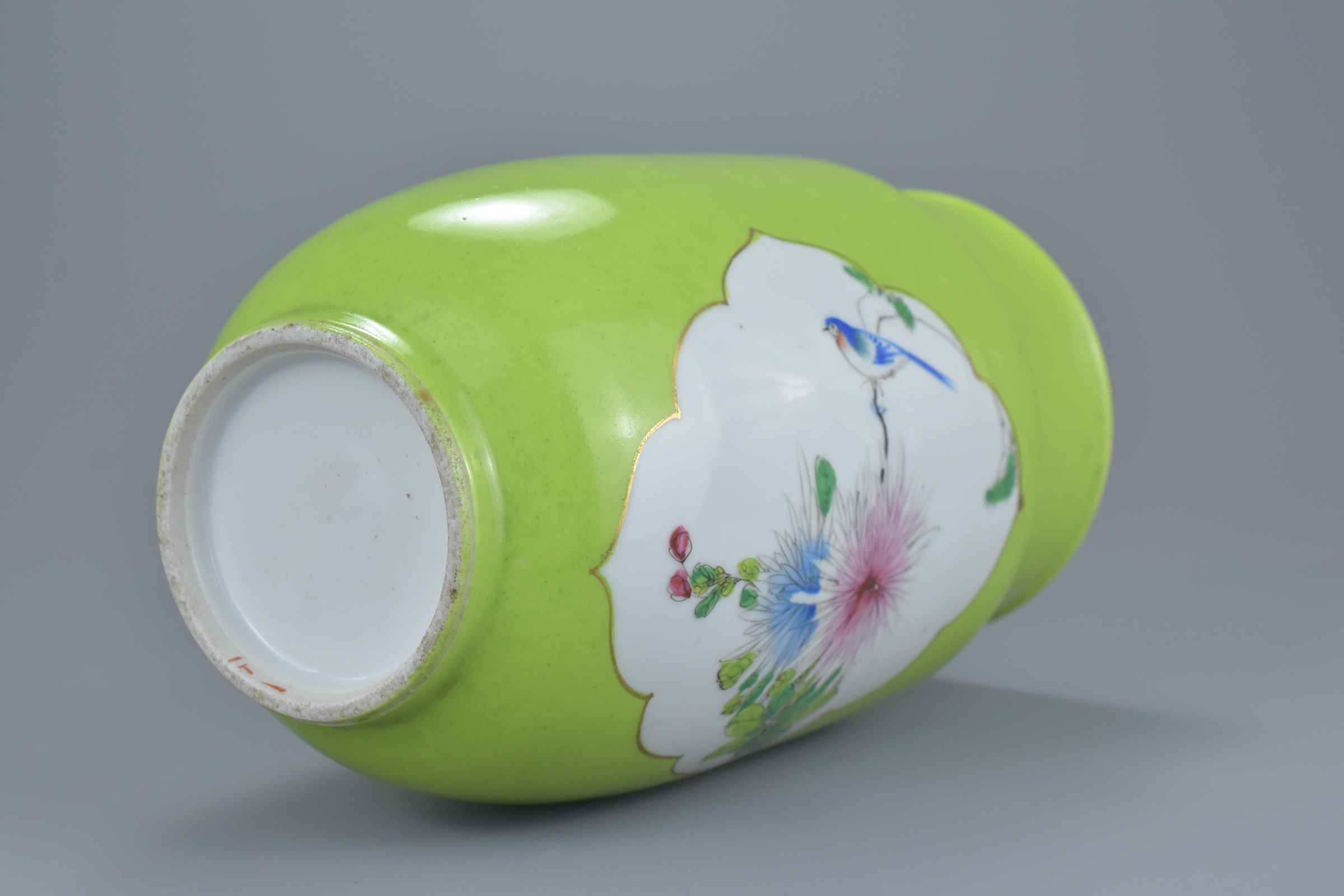 A Chinese 19th century lime green ground porcelain lantern vase with decorative Famille rose panels - Image 5 of 6