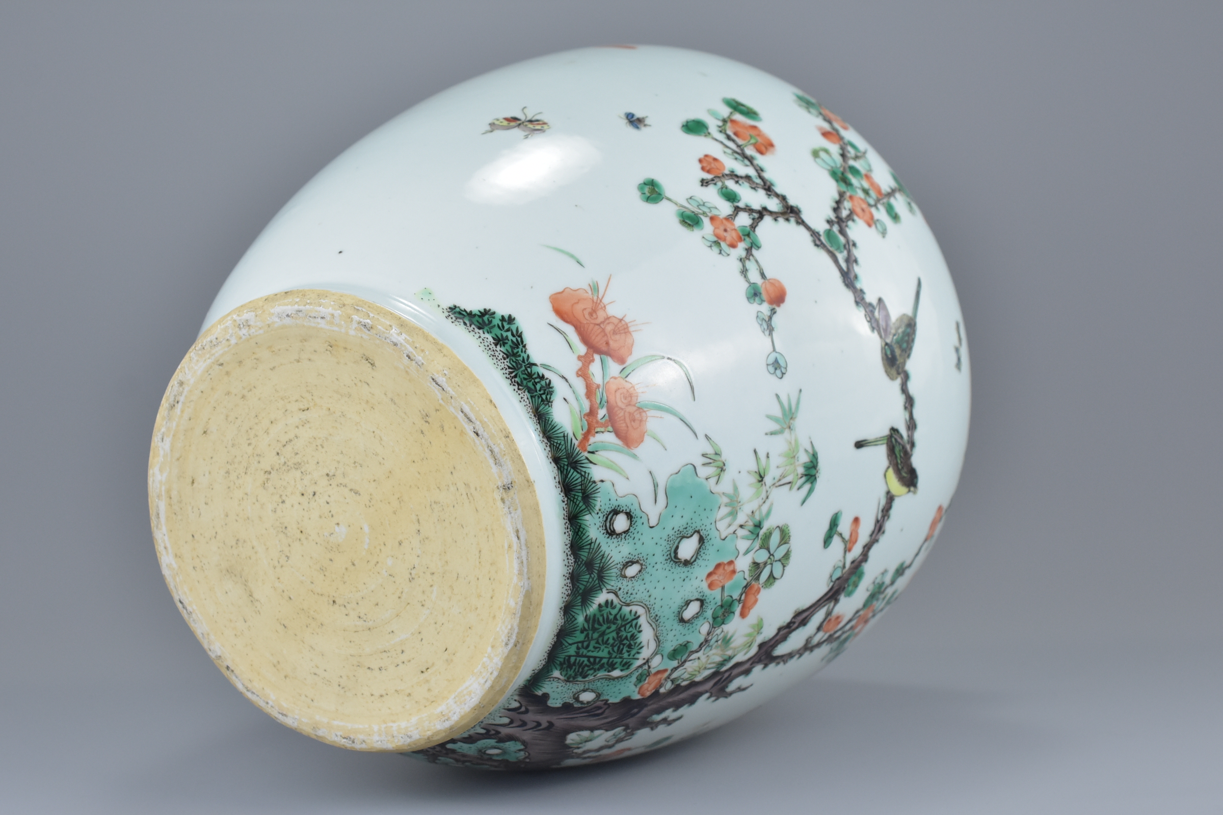 A Chinese 18th century Famille Verte Porcelain Jar with flat base decorated with birds in tree. 30cm - Image 7 of 7