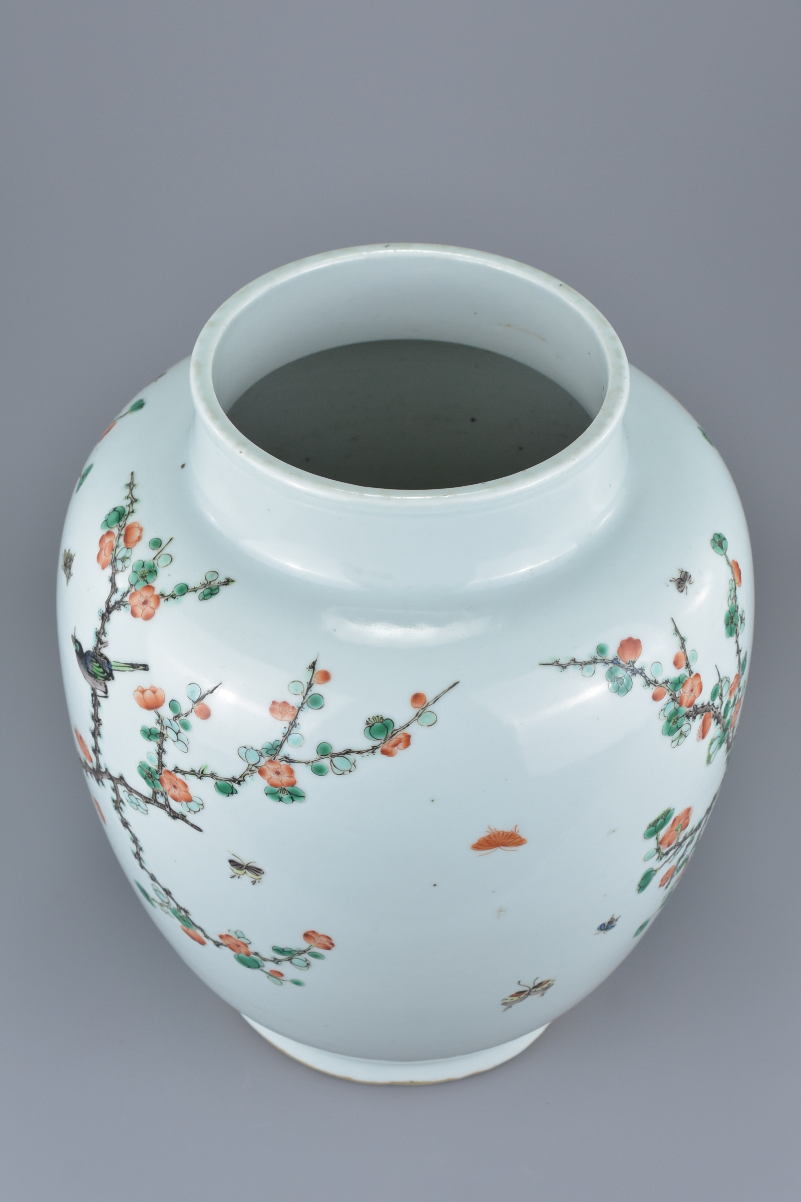 A Chinese 18th century Famille Verte Porcelain Jar with flat base decorated with birds in tree. 30cm - Image 5 of 7