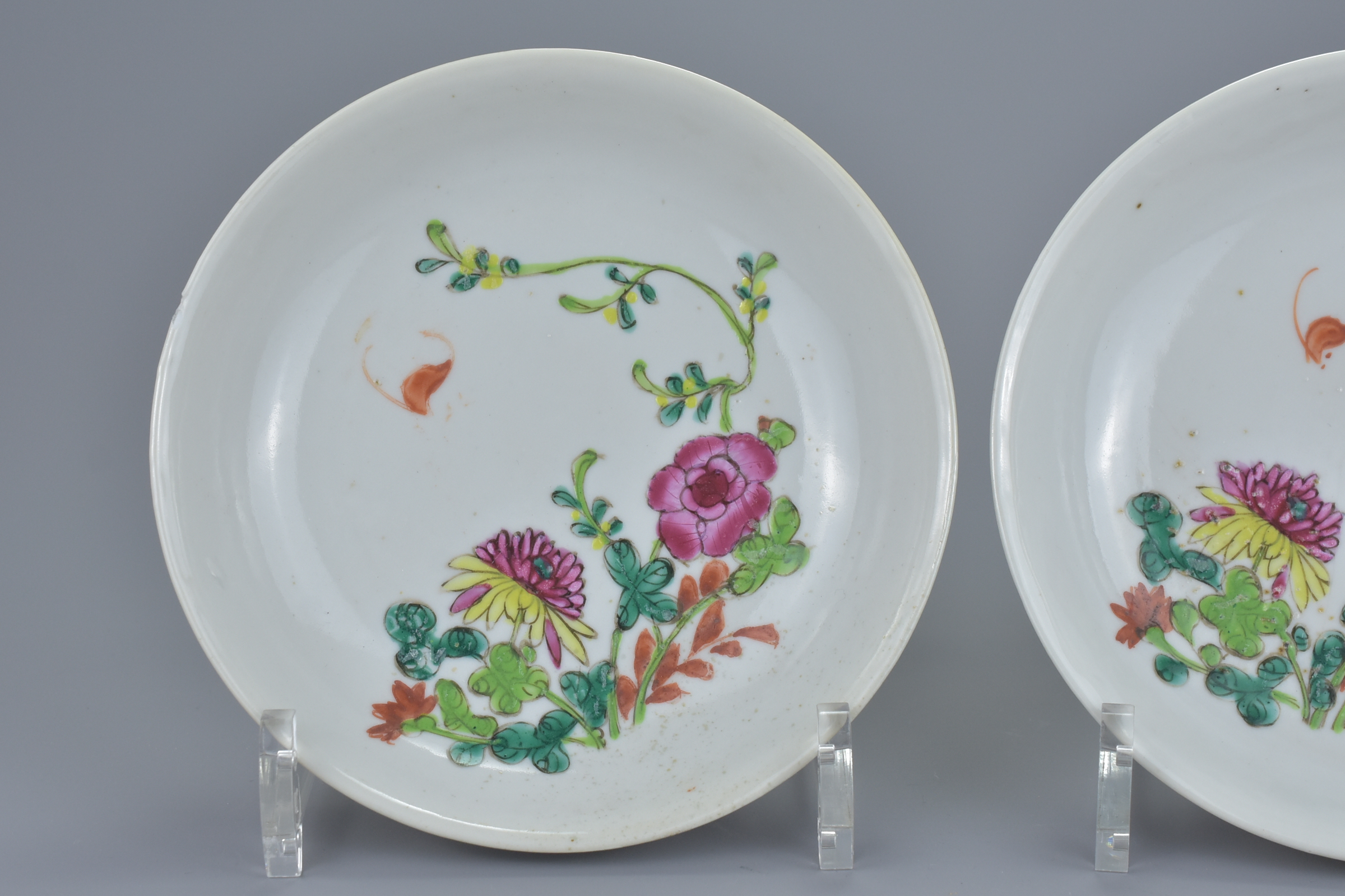 A pair of Chinese 18/19th Famille rose porcelain dishes with floral decoration. 15.5cm diam. (2) - Image 3 of 5