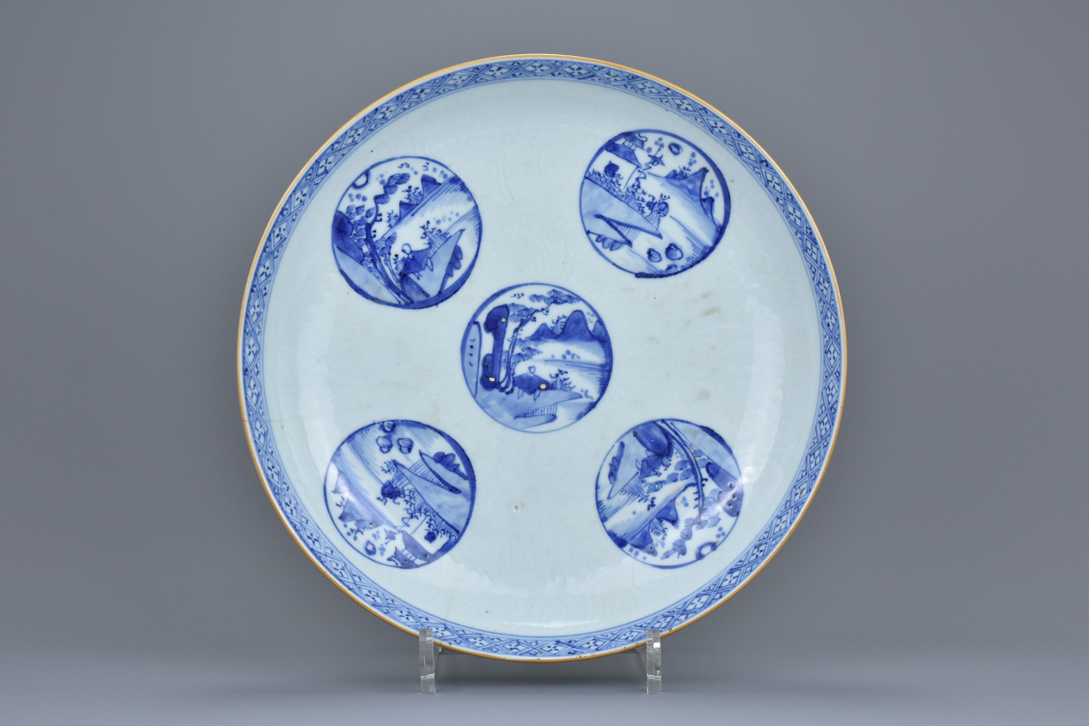 A Large Chinese Kangxi Blue & White Carved Porcelain Dish - Image 2 of 8