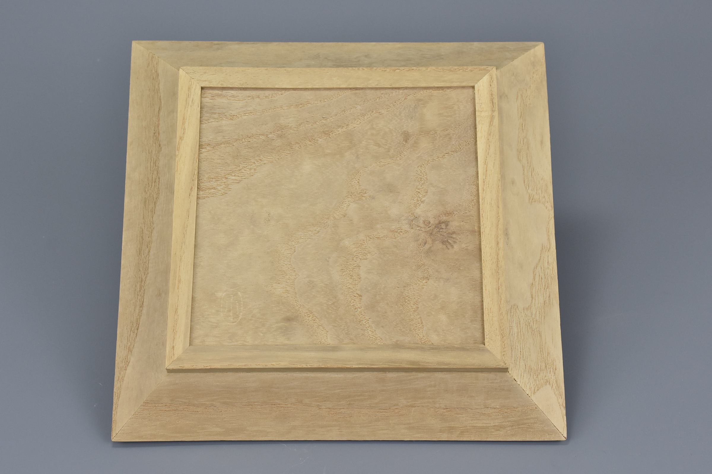 A Japanese Inscribed Wooden Paulownia Cake Tray in Fitted Box, Signed, 1950s - Image 5 of 6