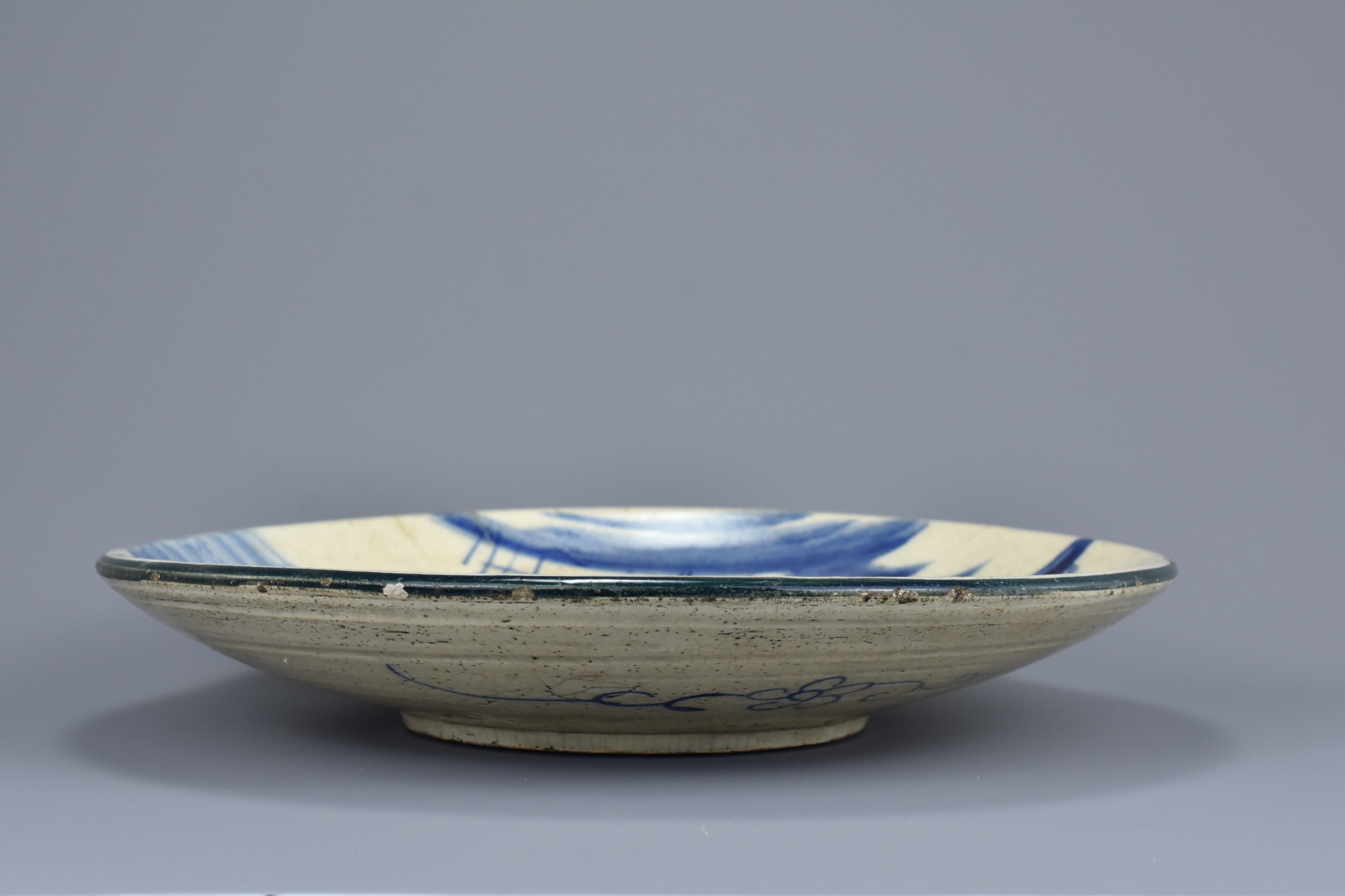 A Rare Large Japanese Blue & White Seto Stoneware Dish - Meiji Period - Image 7 of 8