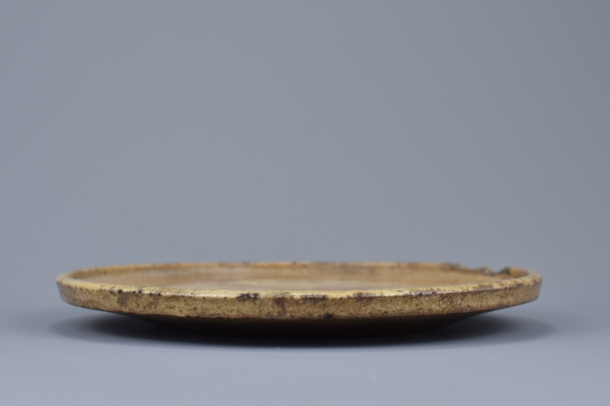 A Japanese Seto Ware Andon-Zara Dish with Fukizumi Design– Edo Period - Image 6 of 7