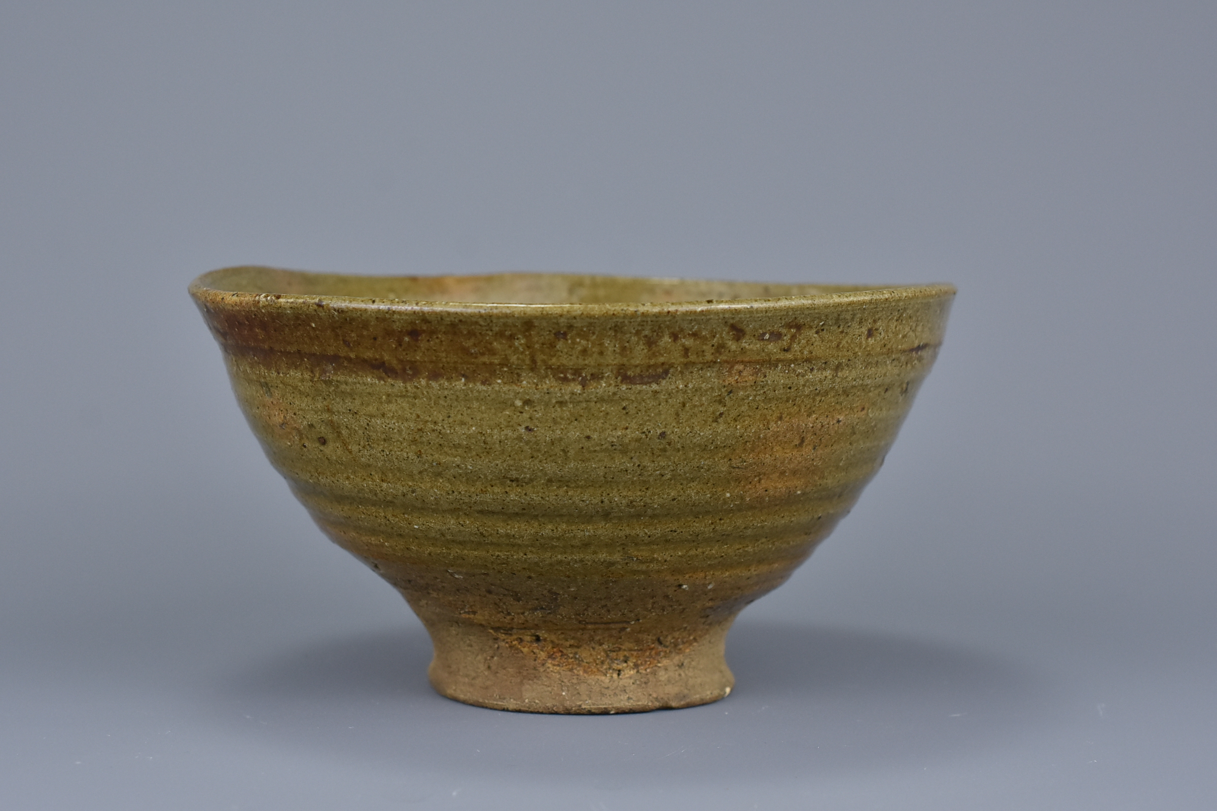 A Japanese or Korean Glazed Stoneware Bowl of Conical Form, 19th Century - Image 3 of 7