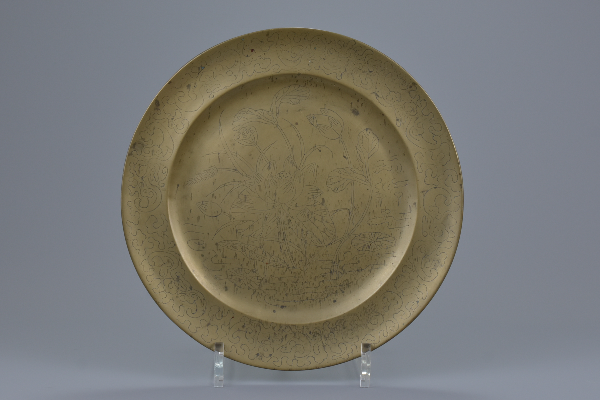 A Heavy Chinese Bronze Plate with Lotus Pattern – 19th Century - Image 2 of 5