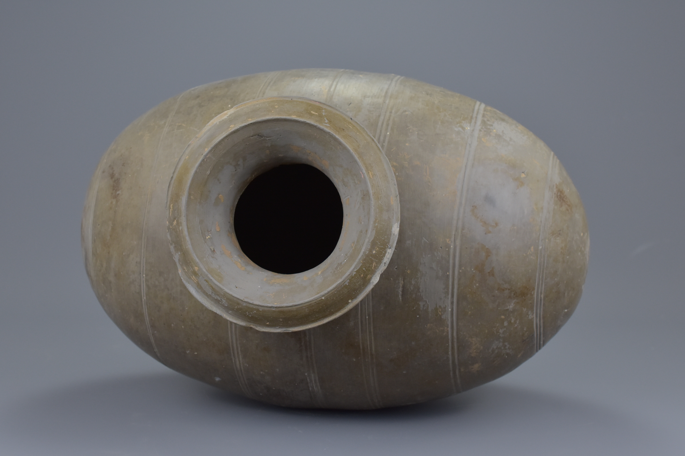 A Large Chinese Western Han Dynasty Pottery Cocoon Jar - Image 7 of 9