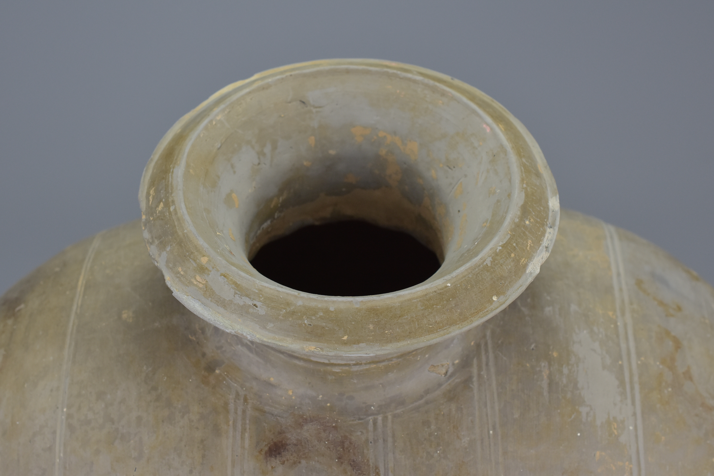 A Large Chinese Western Han Dynasty Pottery Cocoon Jar - Image 8 of 9