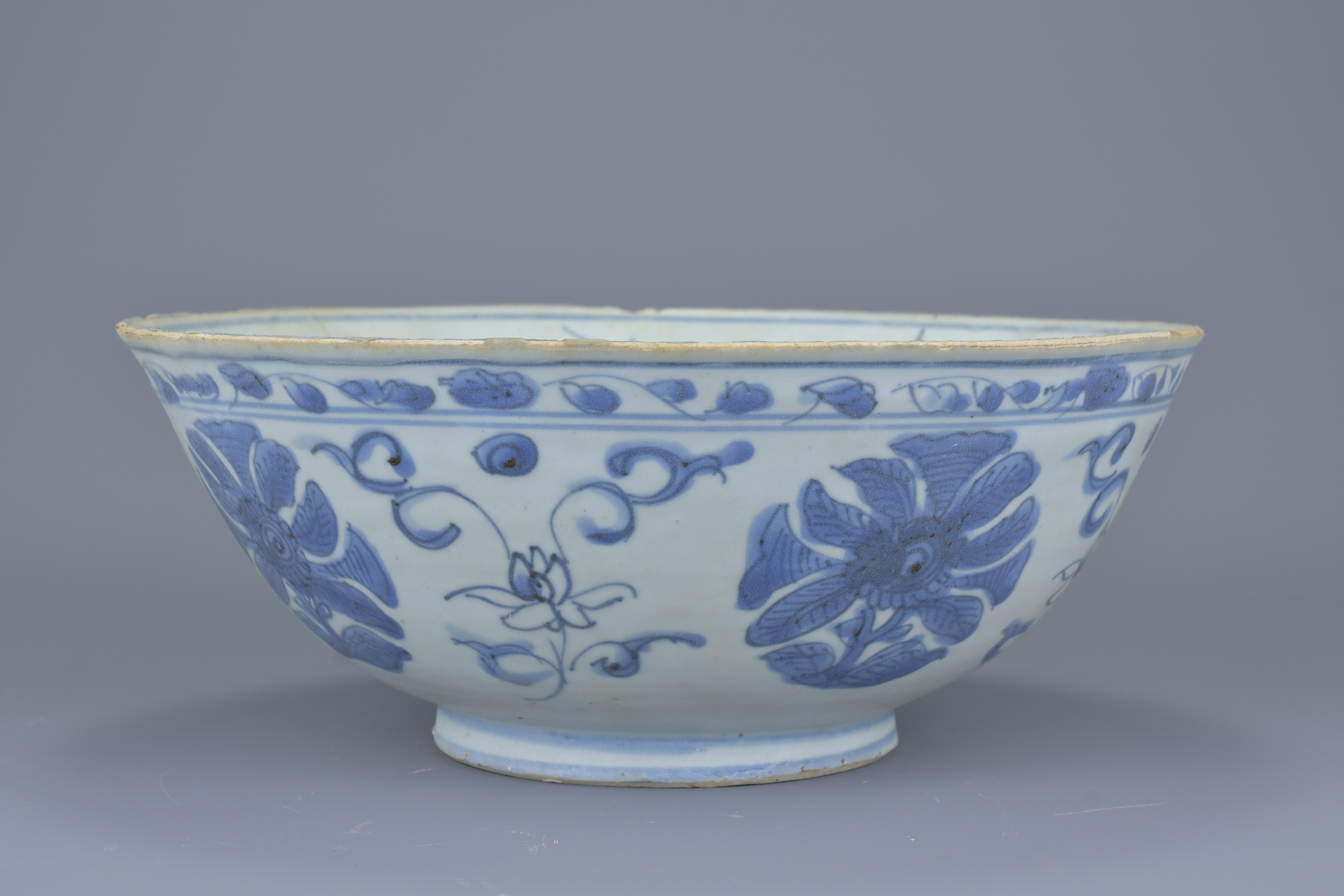 Large Chinese Ming Dynasty Blue & White Porcelain Bowl - Wanli Shipwreck - Image 4 of 9