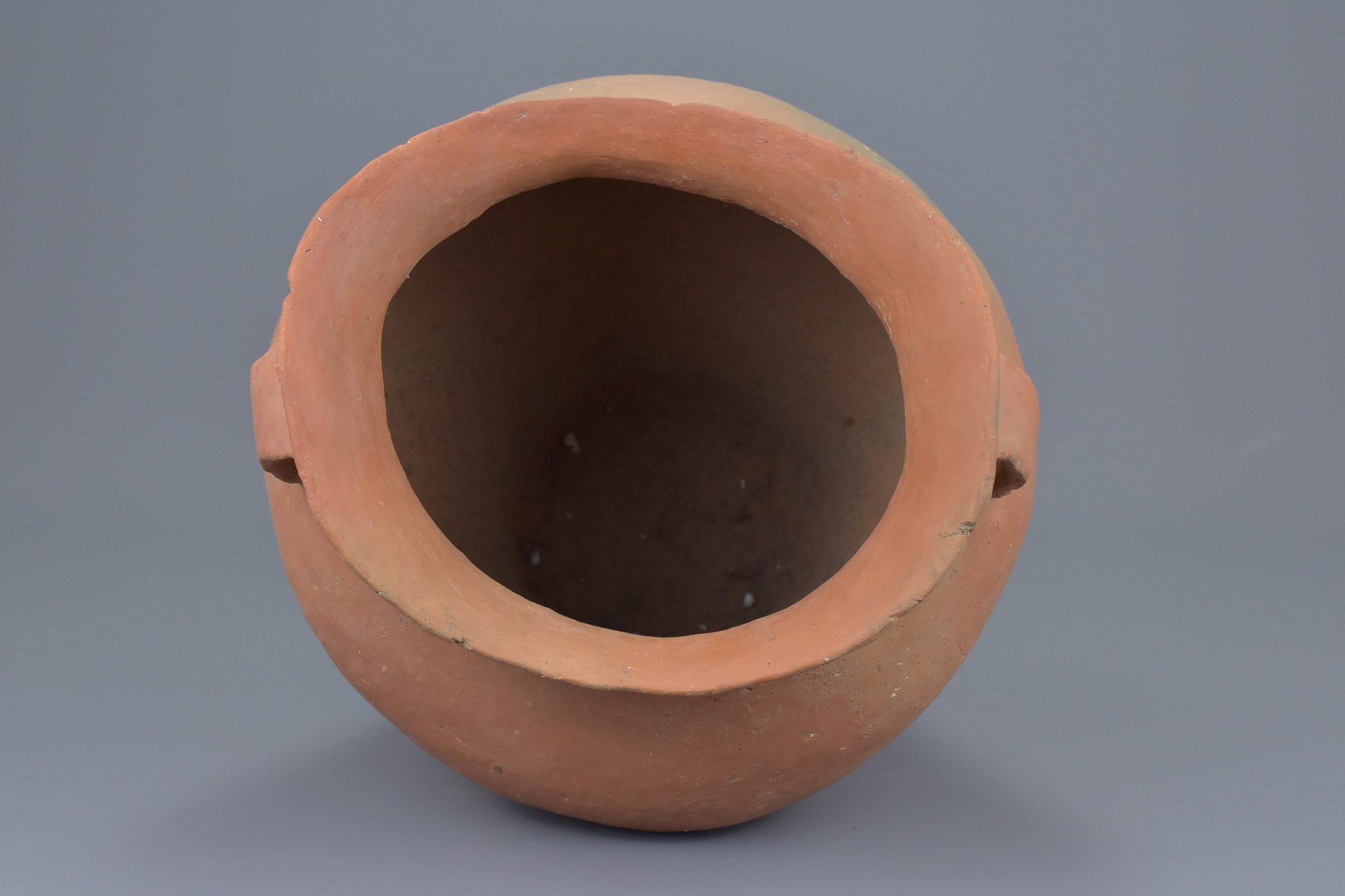 A Large Chinese Neolithic Red Pottery Jar - Siwa Culture (c. 1350 BC) - Image 8 of 8