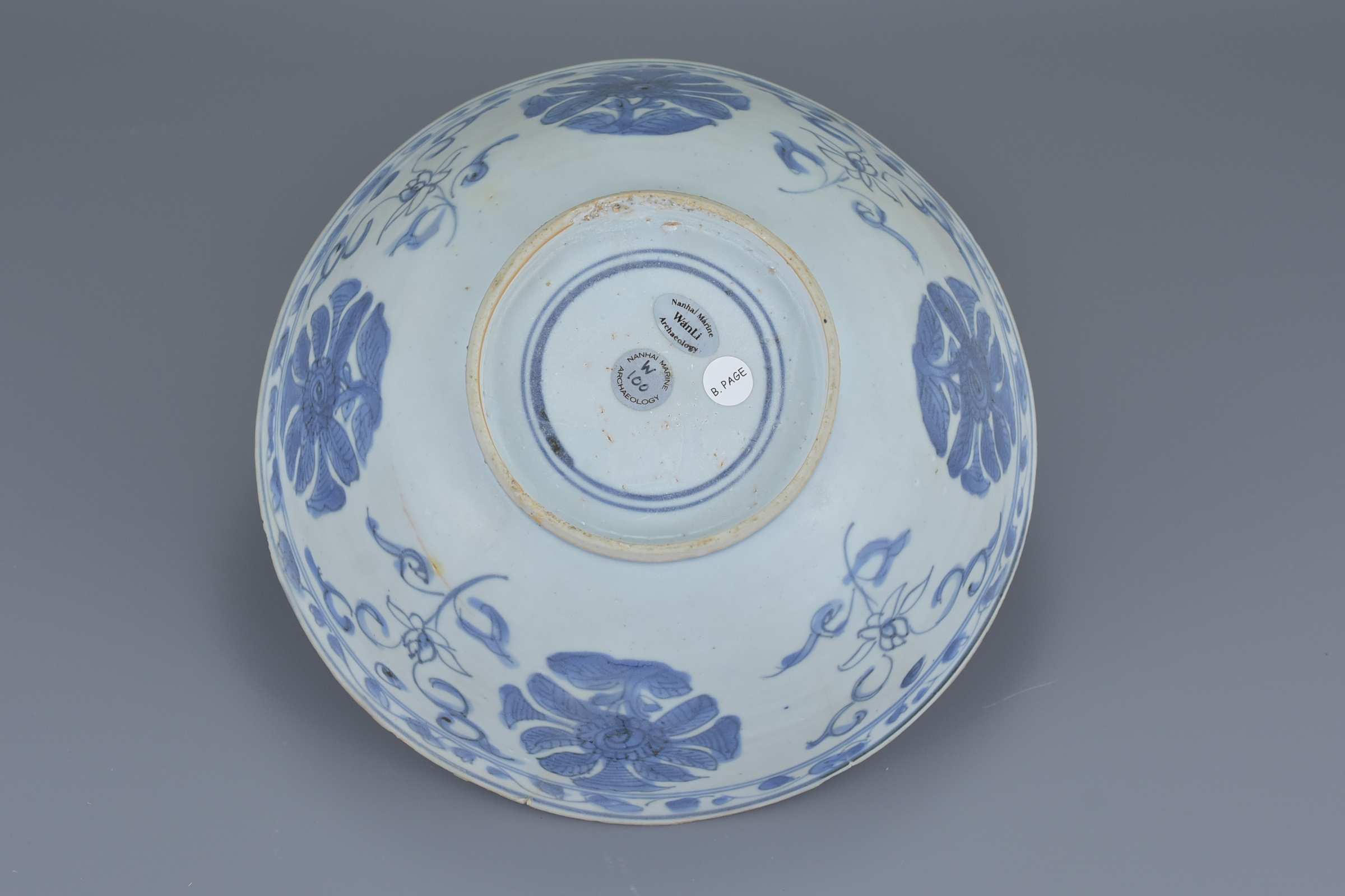 Large Chinese Ming Dynasty Blue & White Porcelain Bowl - Wanli Shipwreck - Image 6 of 9