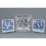 A pair of Chinese mid 19th C. blue and whit porcelain dishes