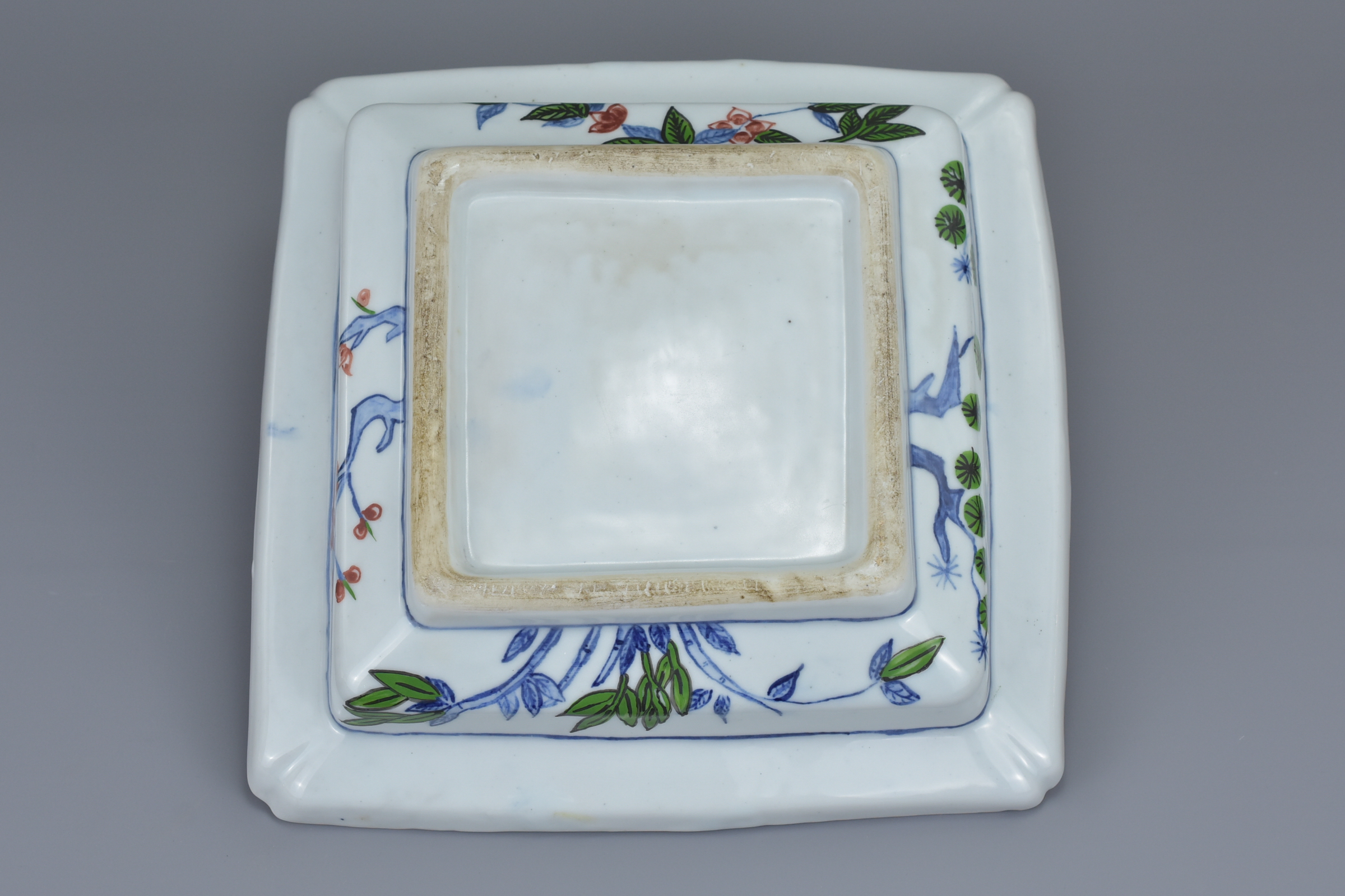 A pair of Chinese mid 19th C. blue and whit porcelain dishes - Image 9 of 12