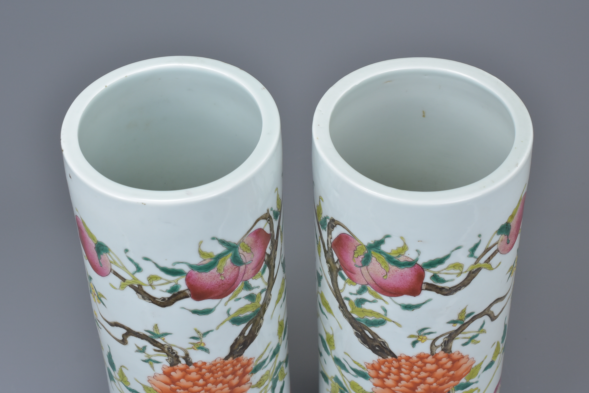 A pair of Chinese late 19th C. Famille rose porcelain hat stands - Image 5 of 5