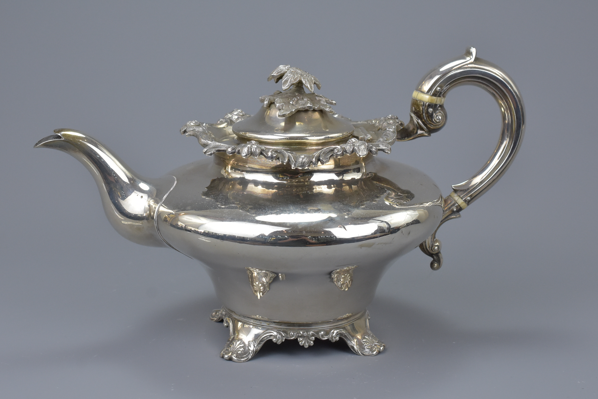 An English early Victorian Silver teapot, London 1839