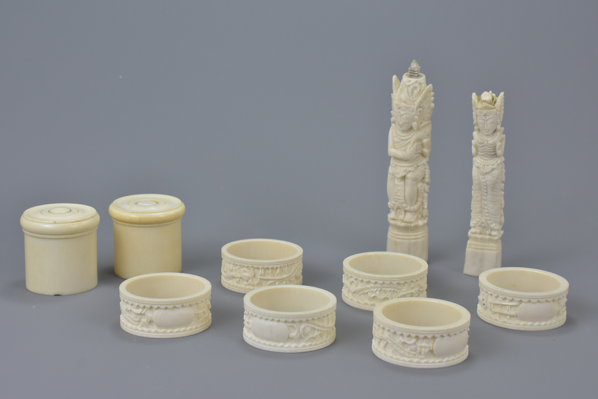 A set of six ivory napkin rings - Image 2 of 4