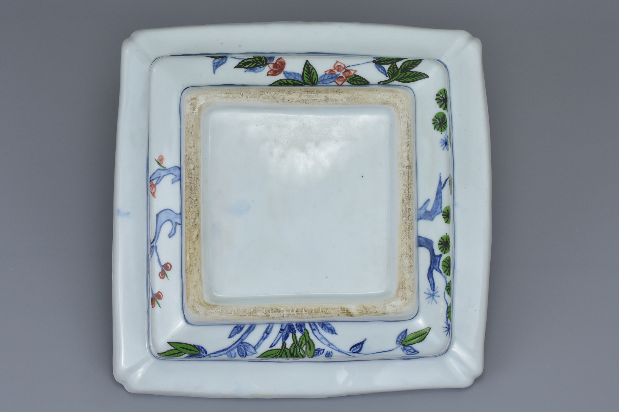 A pair of Chinese mid 19th C. blue and whit porcelain dishes - Image 10 of 12