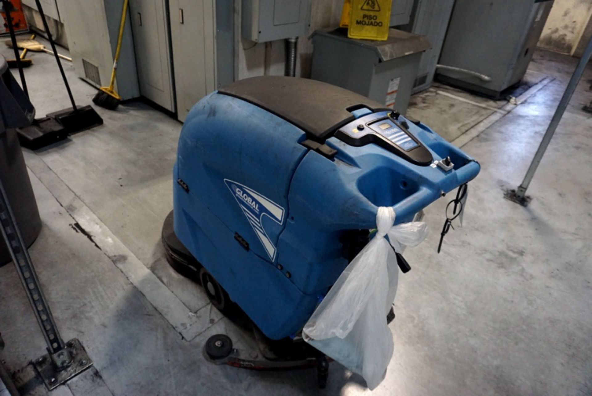 Gobal Floor Sweeper - Image 4 of 6