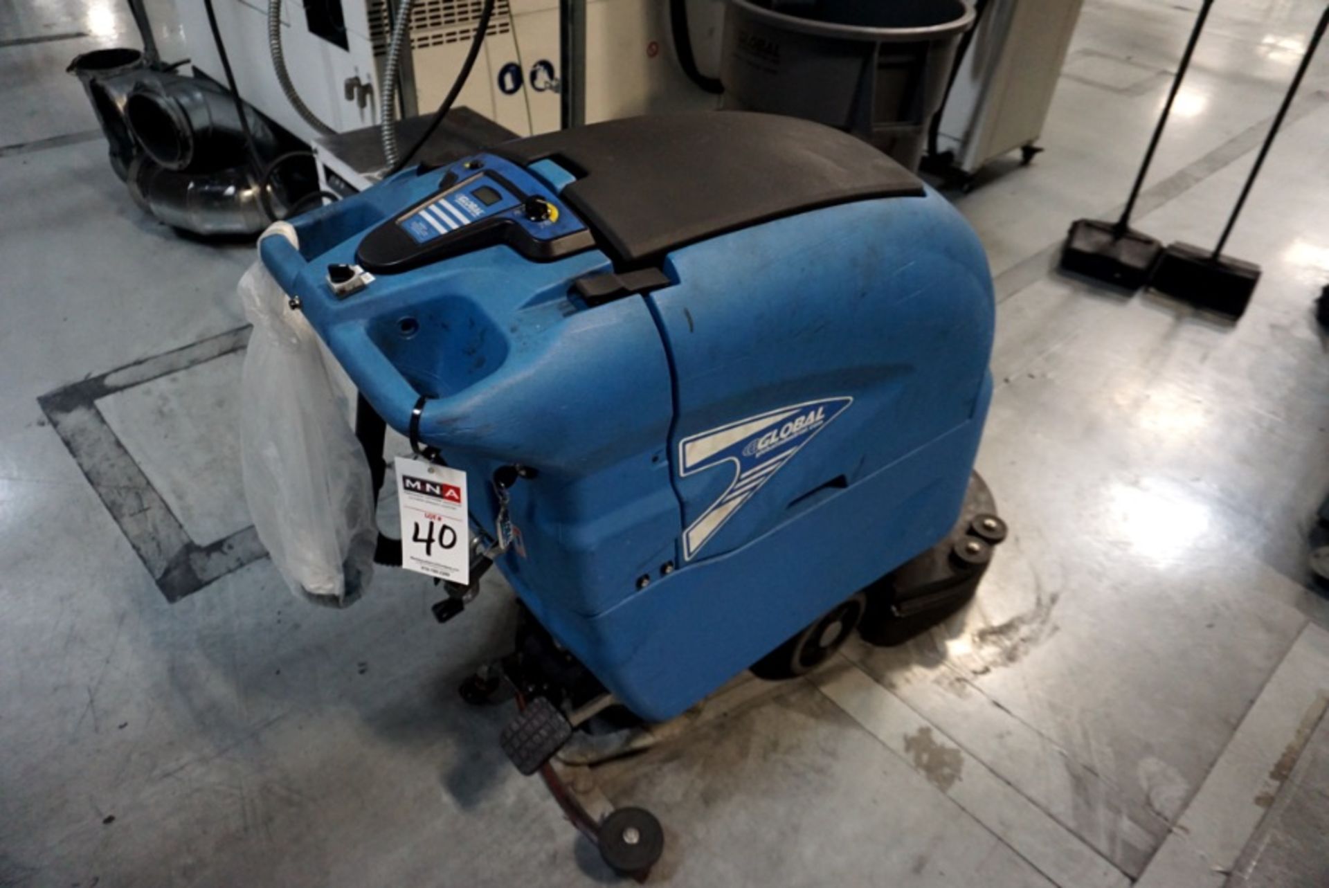 Gobal Floor Sweeper - Image 5 of 6