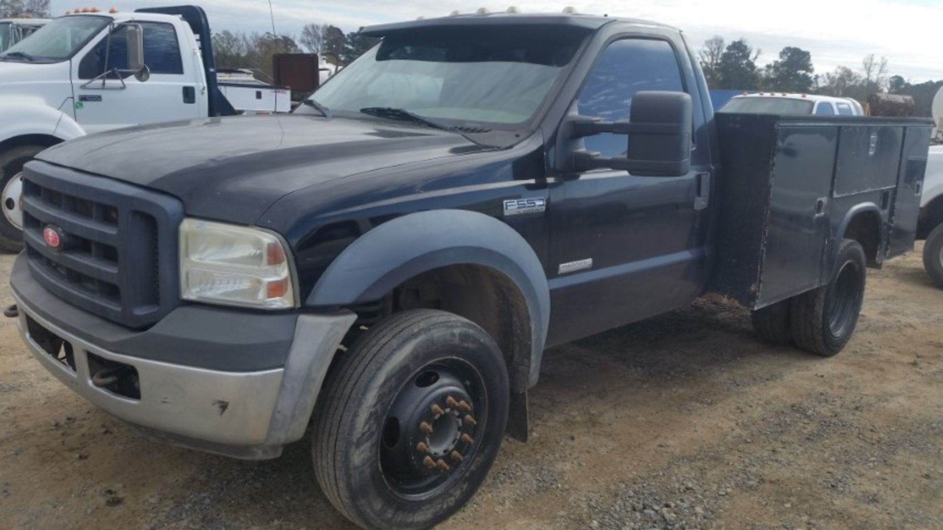 2006 Ford F-550 Service Trucn VIN: 1FDAF56P26ED53044 Odometer States: 27043