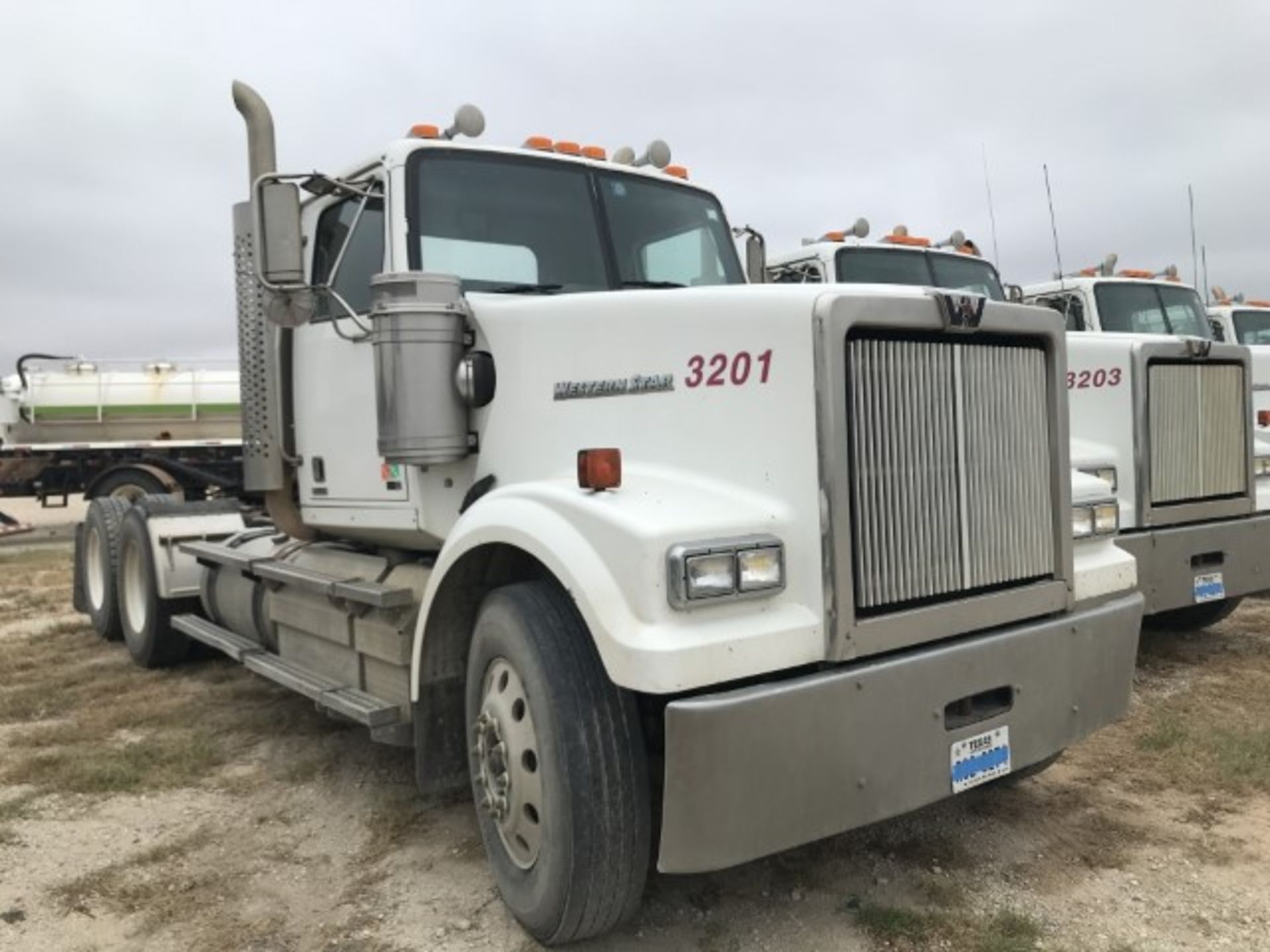 2013 Western Star 4900 Af VIN: 5KJJAEDR3DPBX3201 Odometer States: 356,747 C - Image 2 of 7