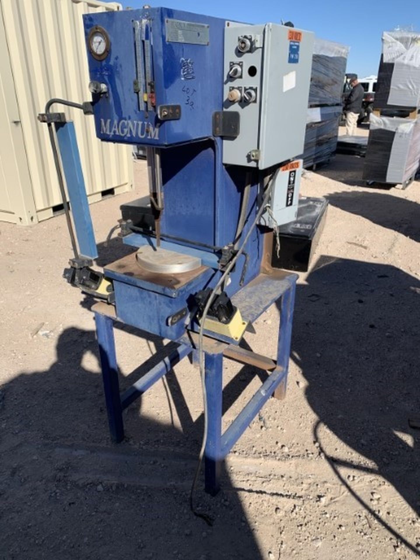 Magnum Hbm-6b Press Magnum HBM-6B 97130 2.5 in 2500psi 6.14 ton press 230 v