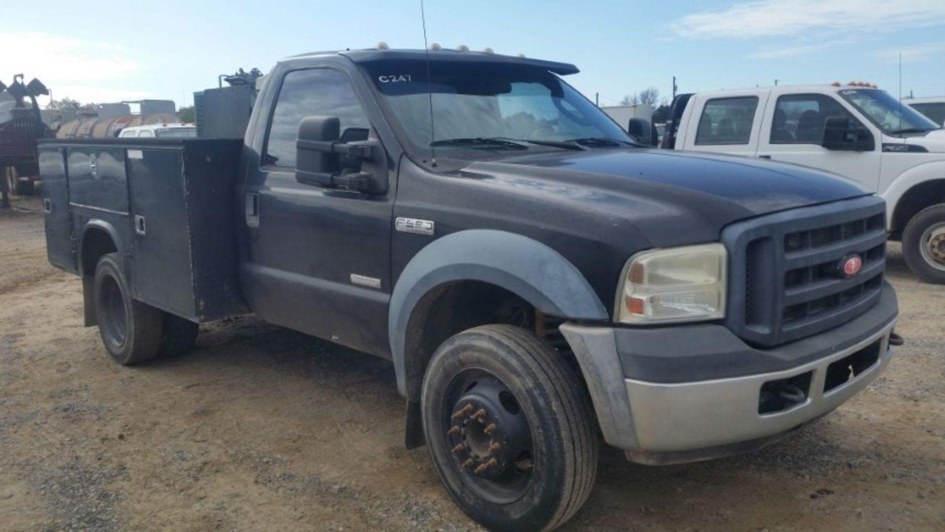 2006 Ford F-550 Service Trucn VIN: 1FDAF56P26ED53044 Odometer States: 27043 - Image 2 of 7