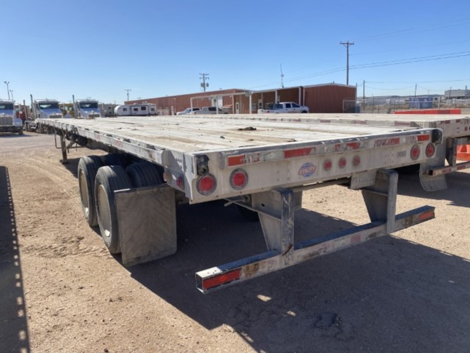 2015 Utility 48’ Flatbed Combo VIN: 1UYFS2481FA280001 T/a Slideing Axles Lo - Image 4 of 5