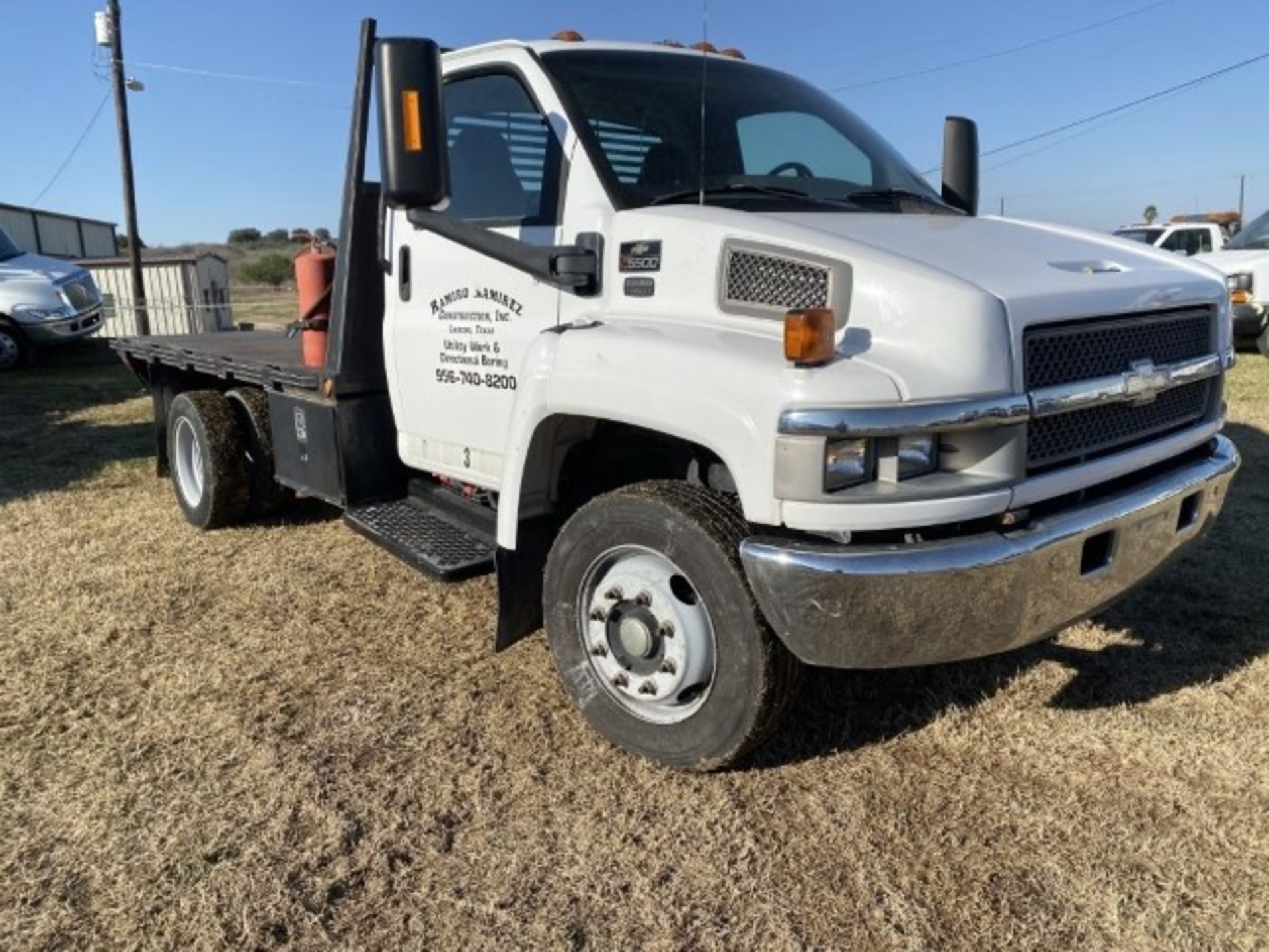 2003 Chevrolet C5500 Flatbed VIN: 1GBE5E1153F503413 Odometer States: 20314 - Image 2 of 6