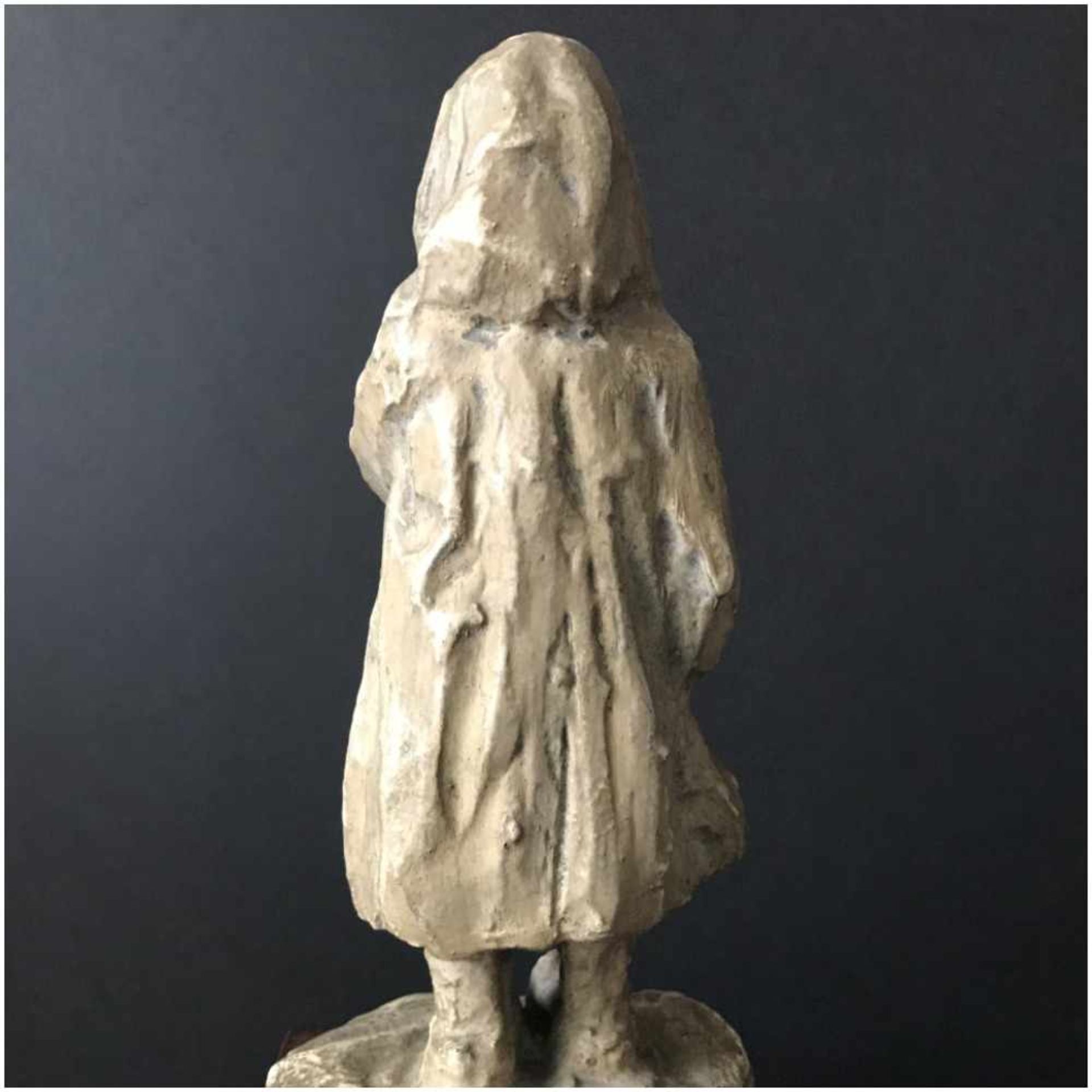 Carl DE COCK (1879-1965)Patinated plaster figurine of a girlH 21 cm - Bild 4 aus 5