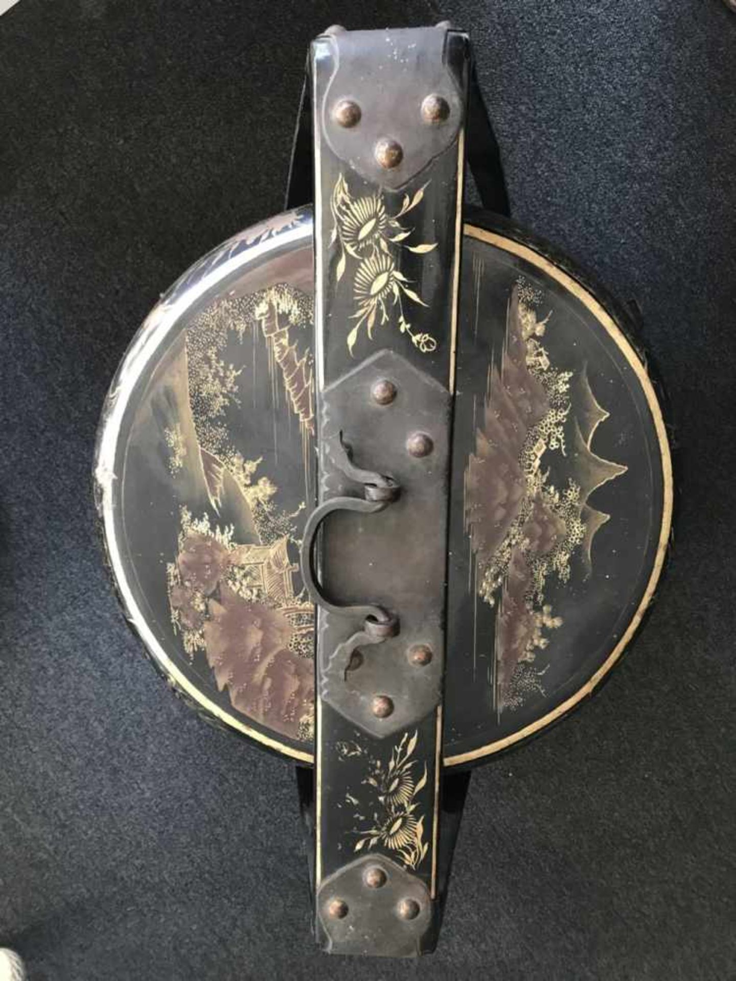 Large Chinese storage boxWith damagesH 75 cm - Bild 10 aus 11