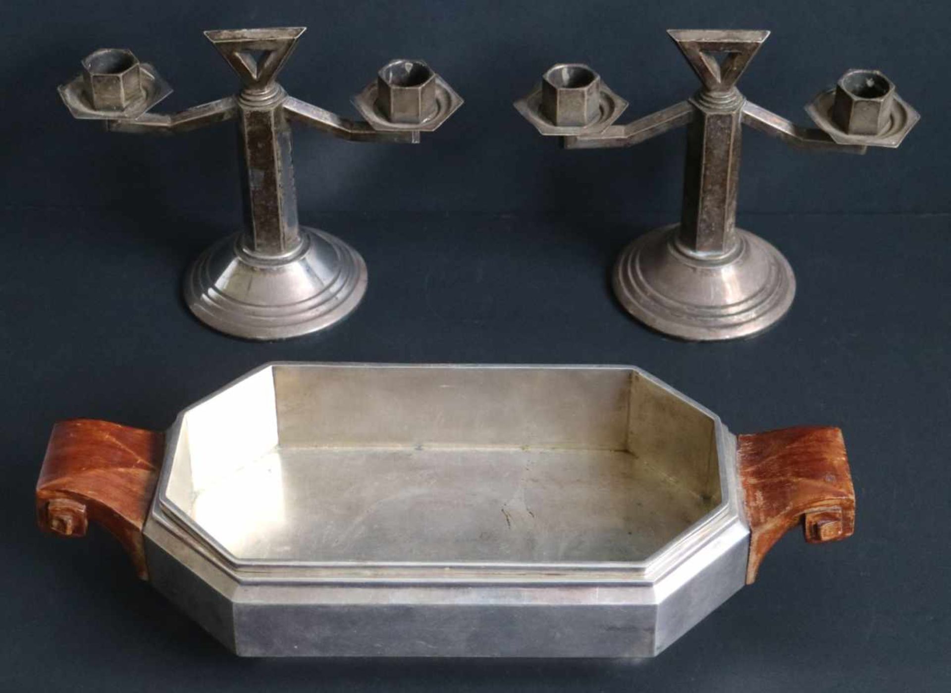 Trophy Rallye Minerva Art deco Wiskeman silver platedAnd 2 art deco candlesticksH 18, 5 and W 41 cm