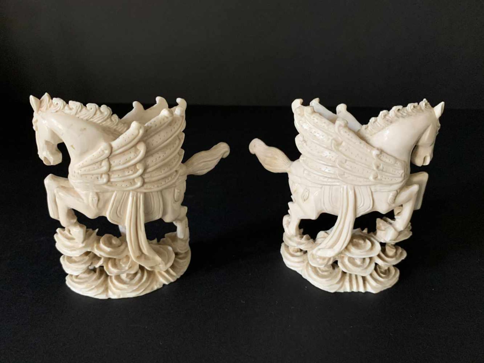 2 Chinese ivory winged horsesEarly 20th century Certificate Arts Ivory ExpertsH 10.5 cm - Bild 3 aus 5