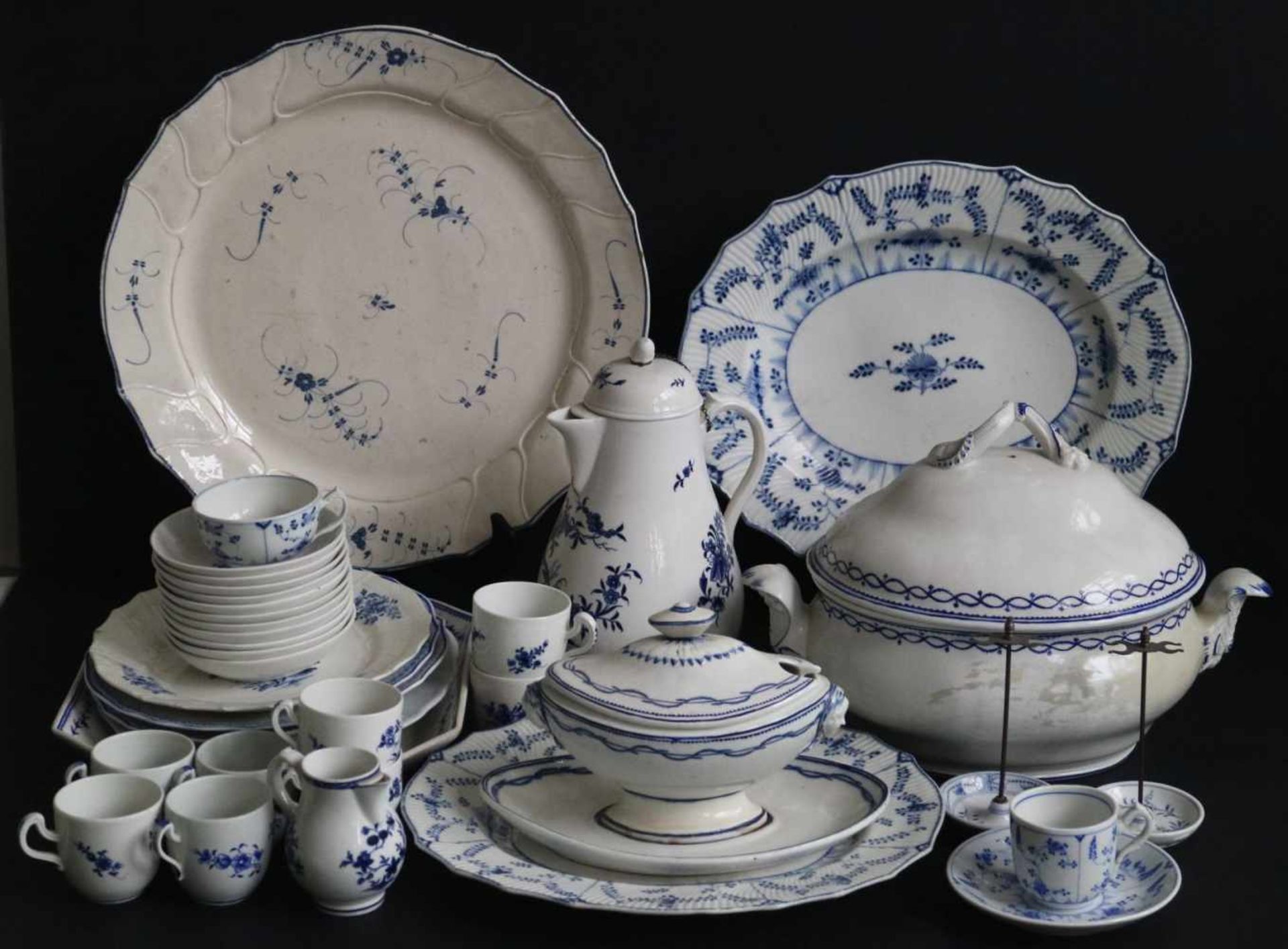 Lot of porcelain from TournaiLot of porcelain from Tournai