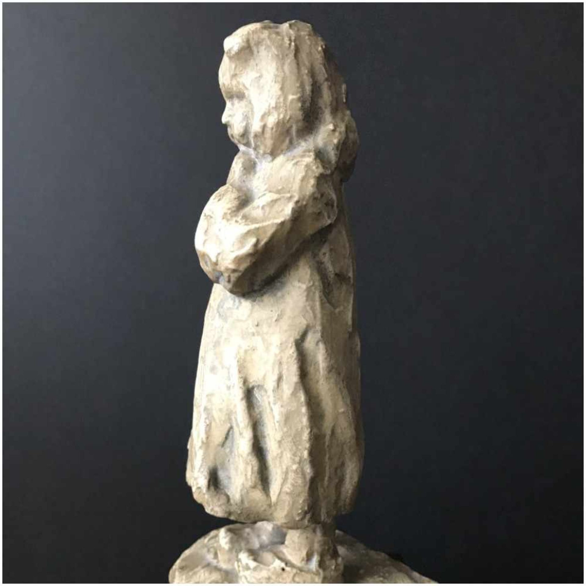 Carl DE COCK (1879-1965)Patinated plaster figurine of a girlH 21 cm - Bild 5 aus 5