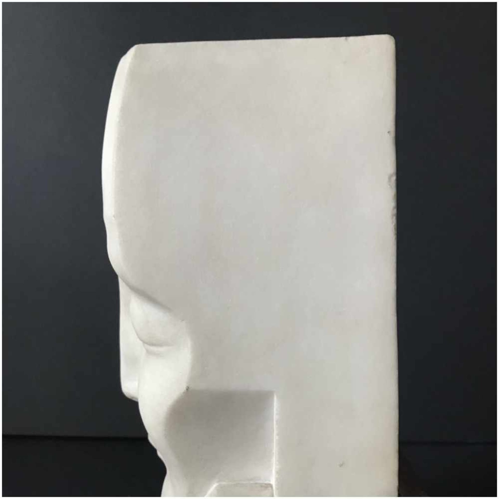 Marble headNot signedH 22.5 cm - Bild 4 aus 4