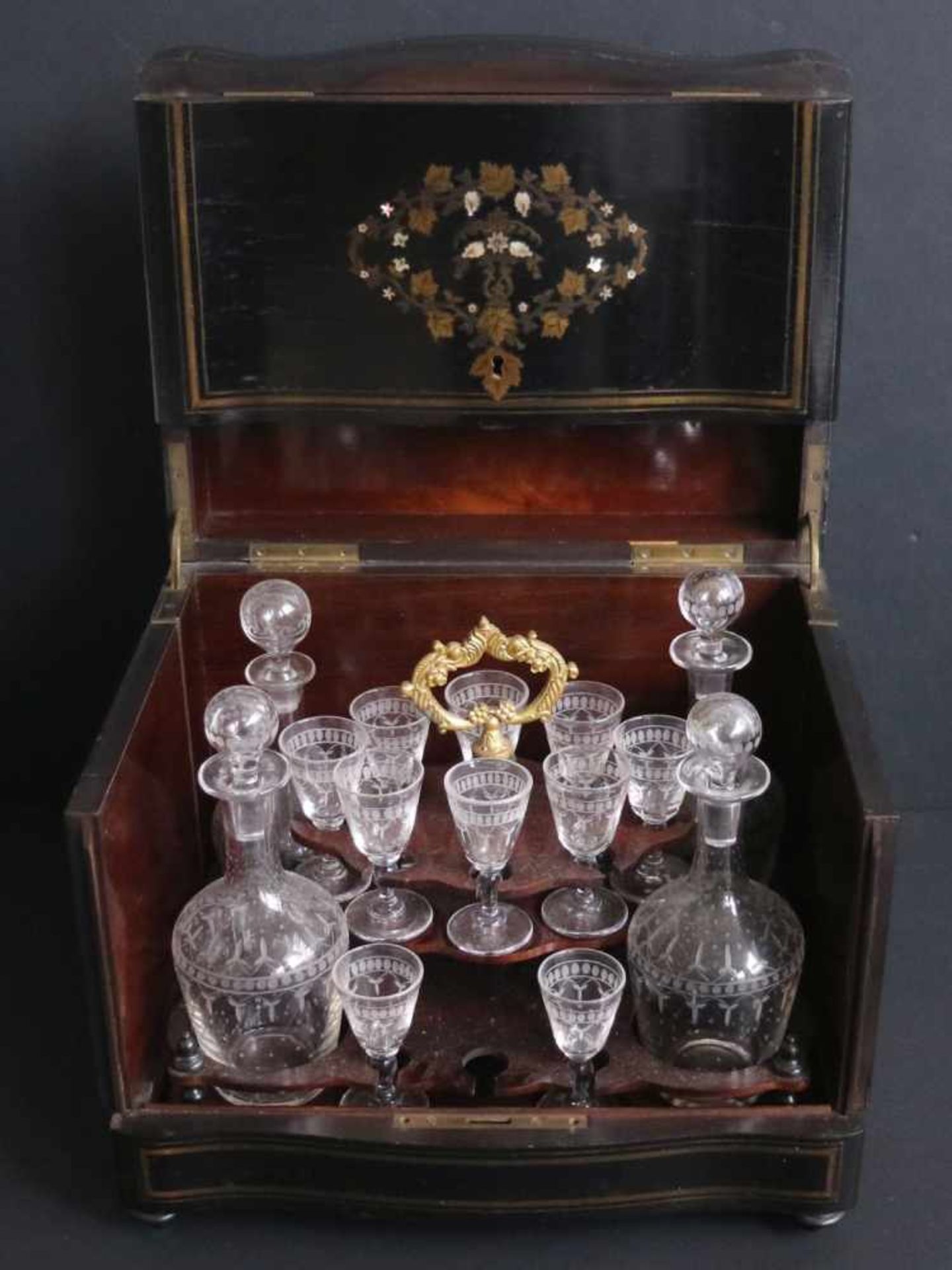 Liqueur case Napoleon IIILiqueur case Napoleon III32 x 24 x 26 cm