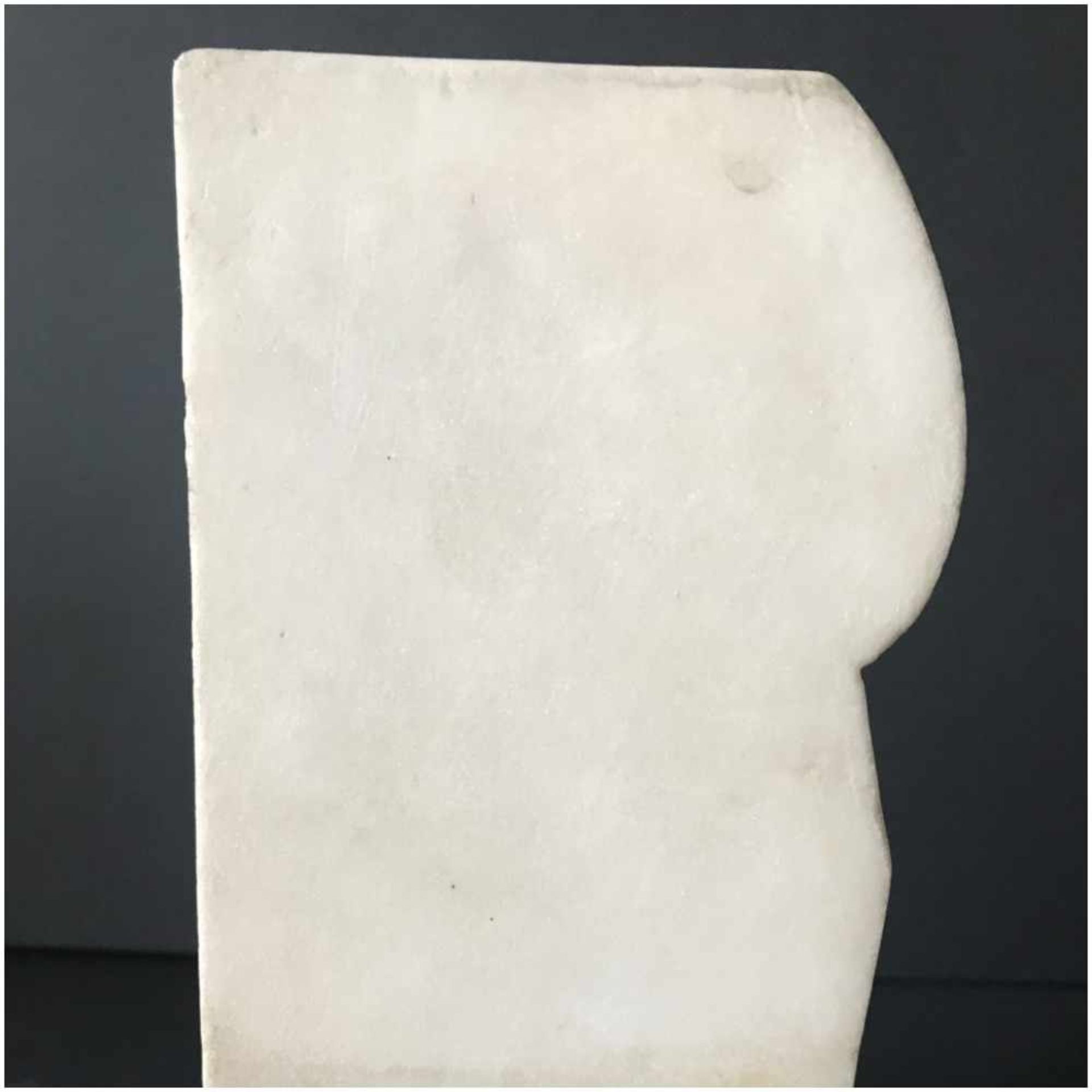 Marble headNot signedH 22.5 cm - Bild 2 aus 4