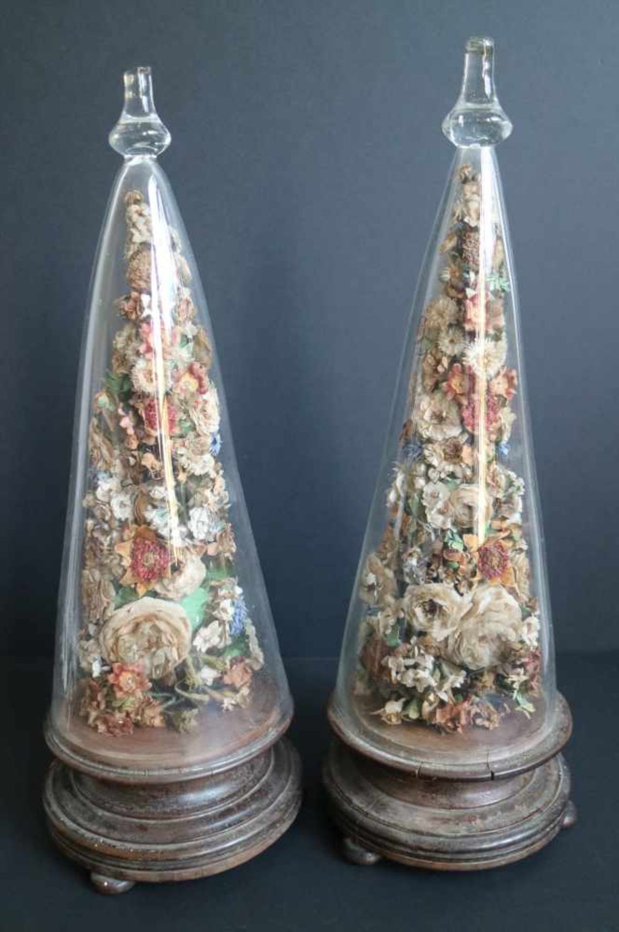 Couple of glass conical cloches 19th centuryCouple of glass conical cloches 19th centuryH 44 cm - Bild 3 aus 5