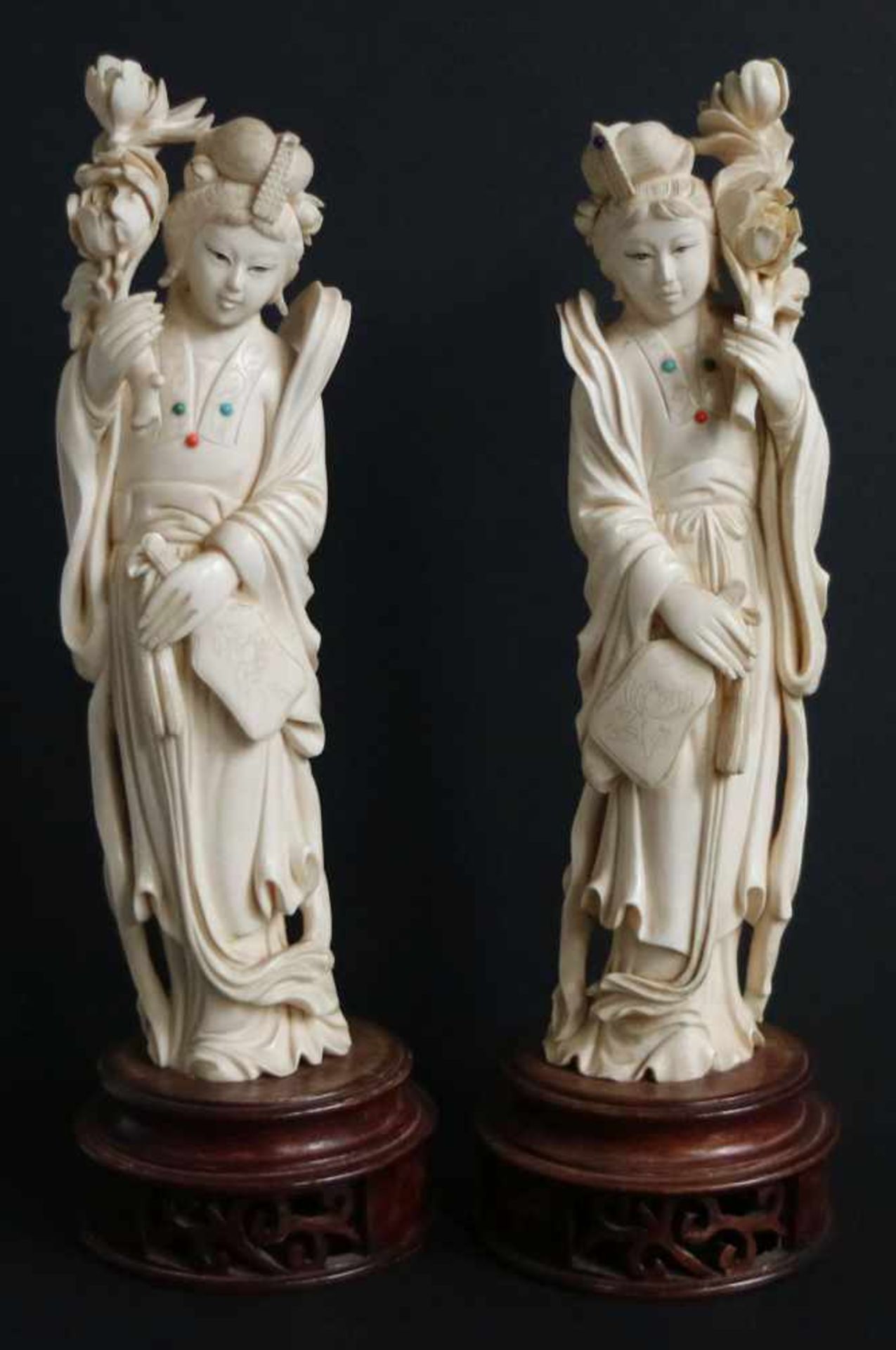 2 Chinese ivory women He Xian GuAnd colored buttons Around 1900 Certificate Arts Ivory ExpertsH