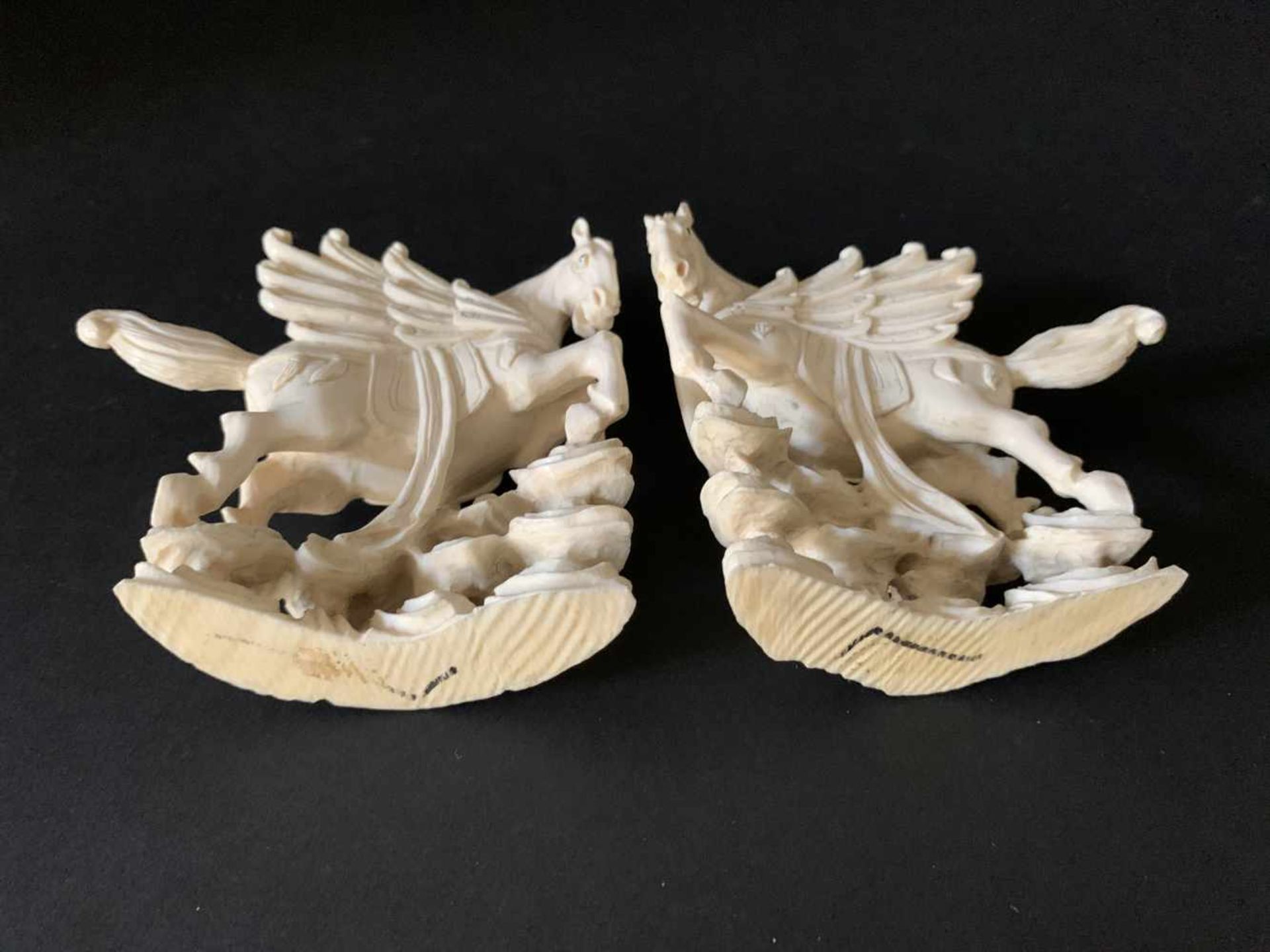 2 Chinese ivory winged horsesEarly 20th century Certificate Arts Ivory ExpertsH 10.5 cm - Bild 5 aus 5